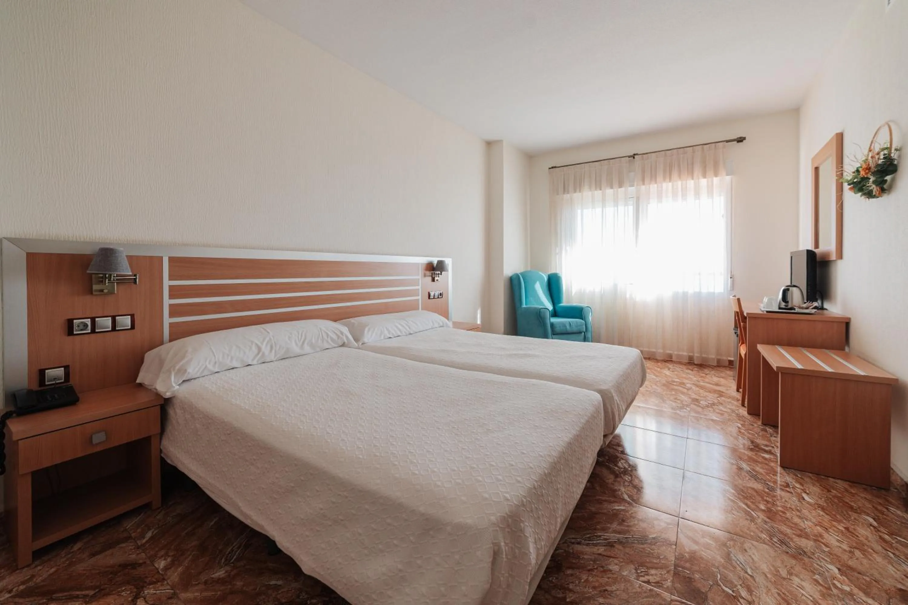 Photo of the whole room, Bed in Hotel La Familia