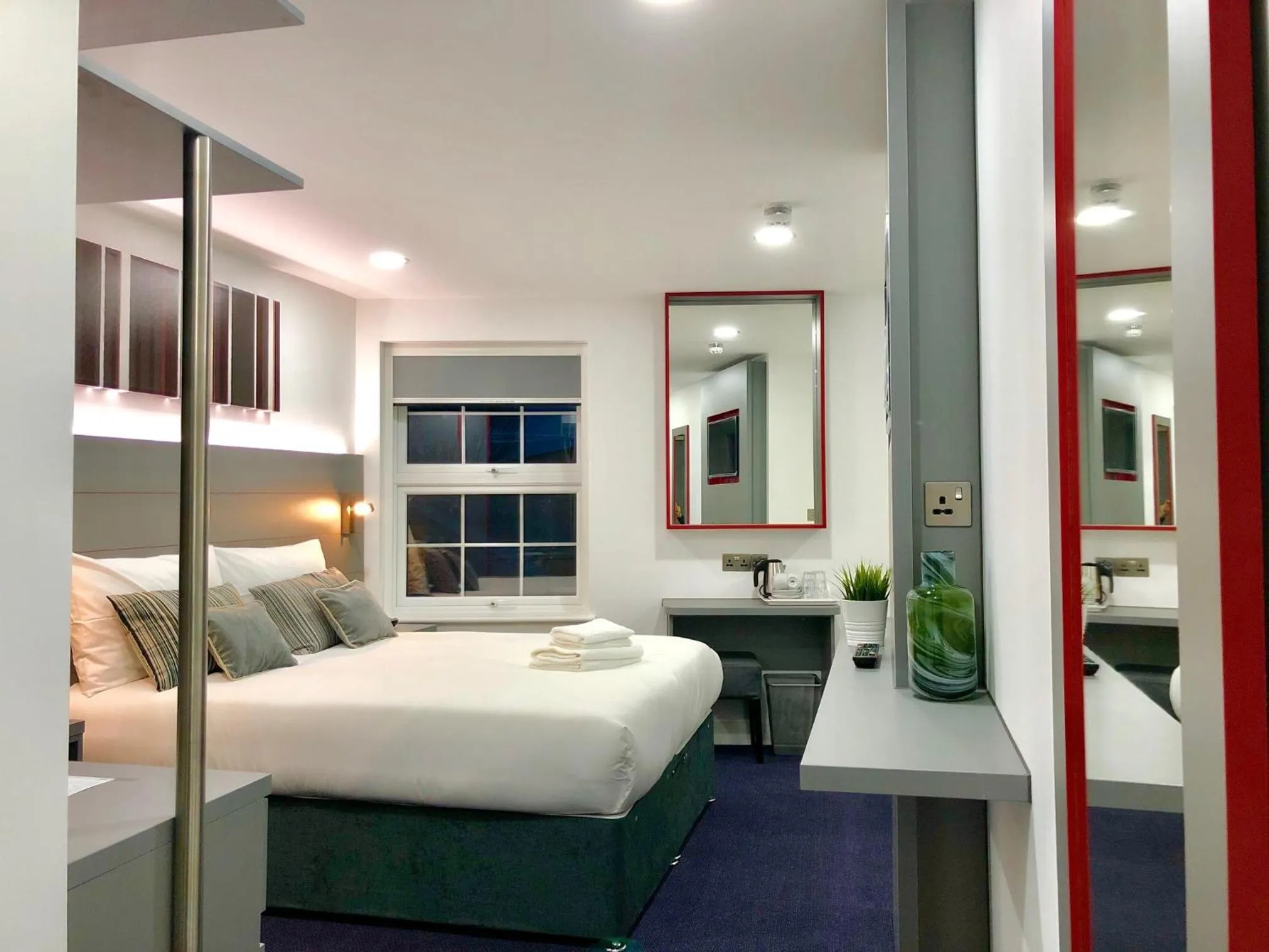 Bedroom, Bed in Ilford Hotel Goodmayes