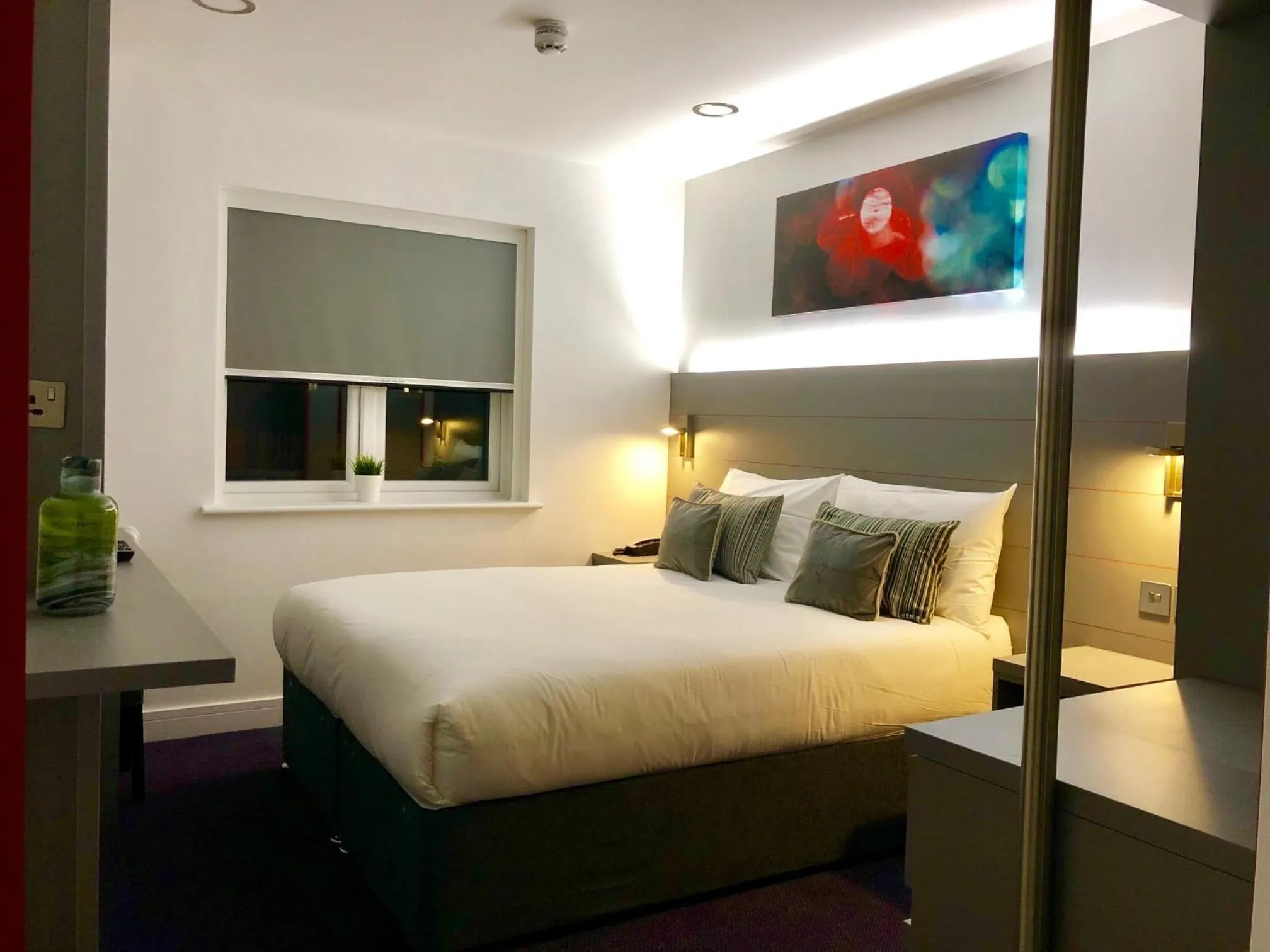 Bedroom, Bed in Ilford Hotel Goodmayes