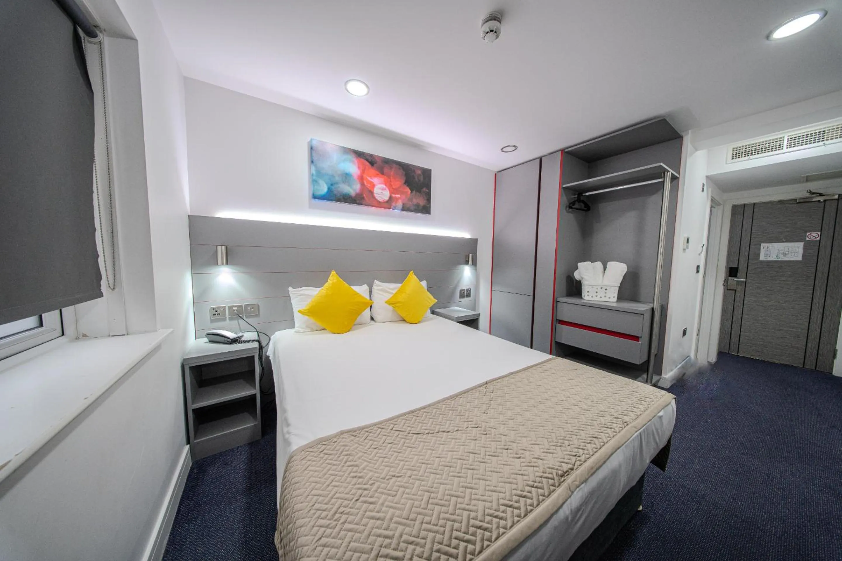 Bedroom, Bed in Ilford Hotel Goodmayes