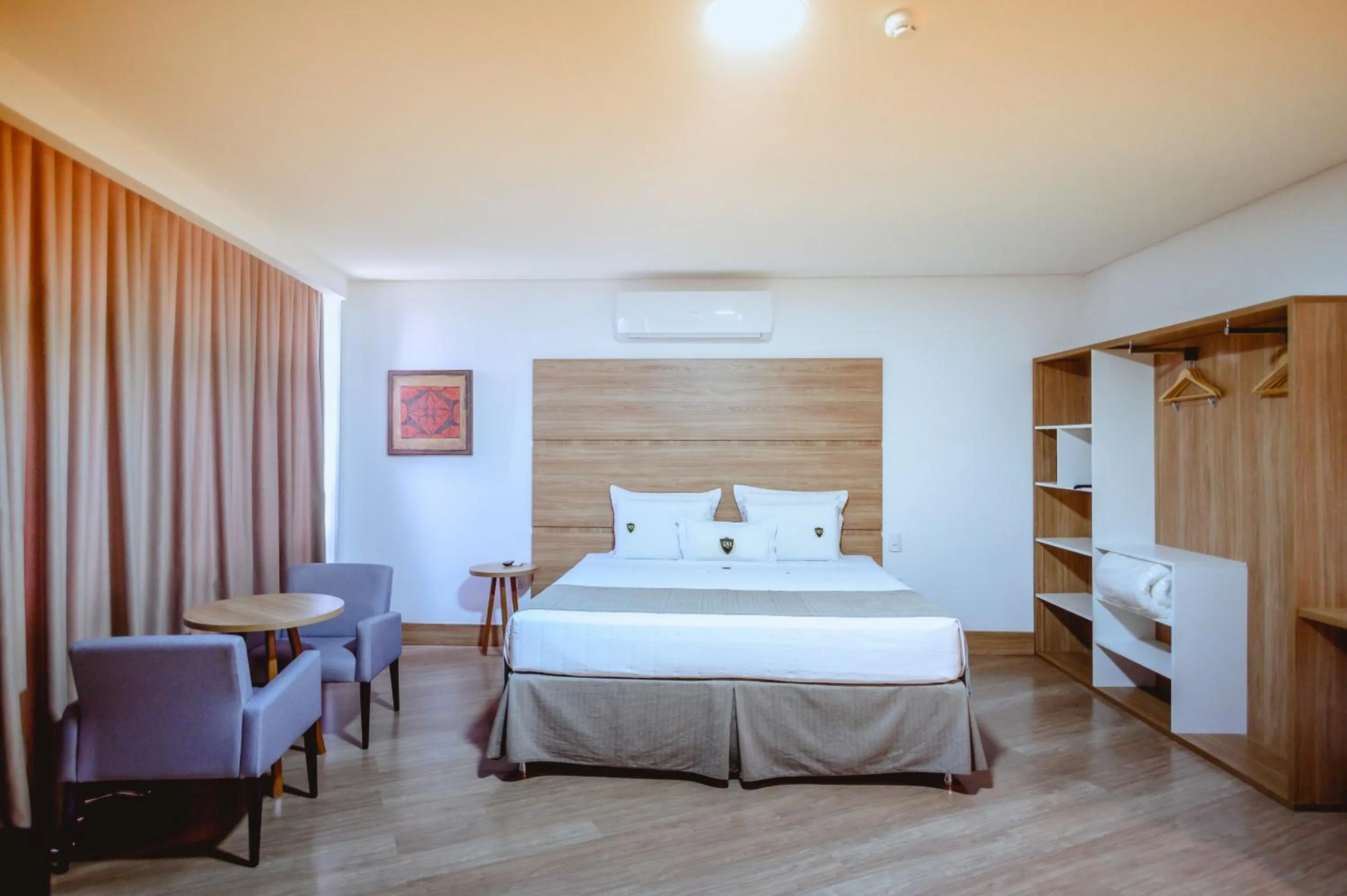 Bed in Riellis Center Hotel