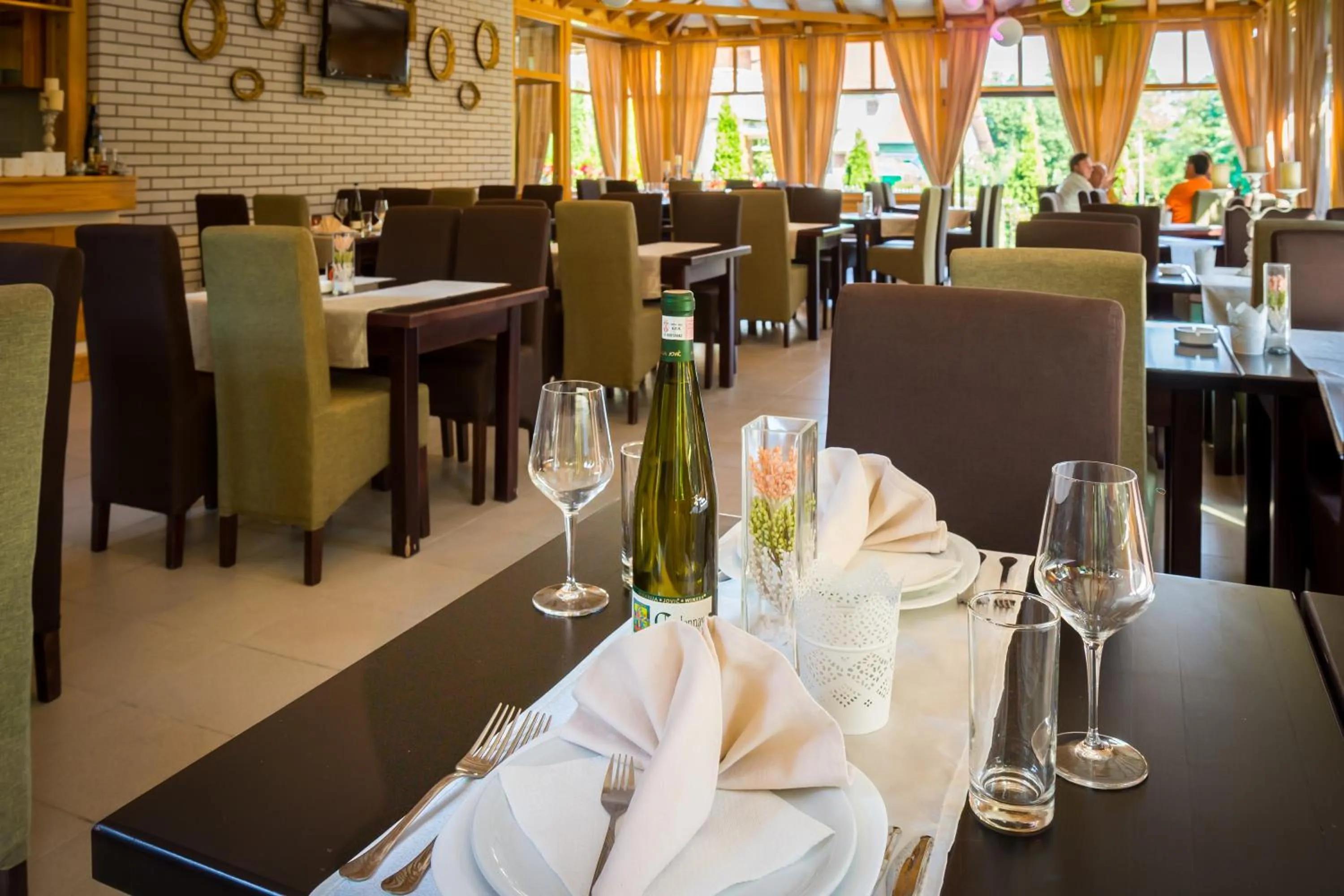 Restaurant/places to eat in Hotel Danica