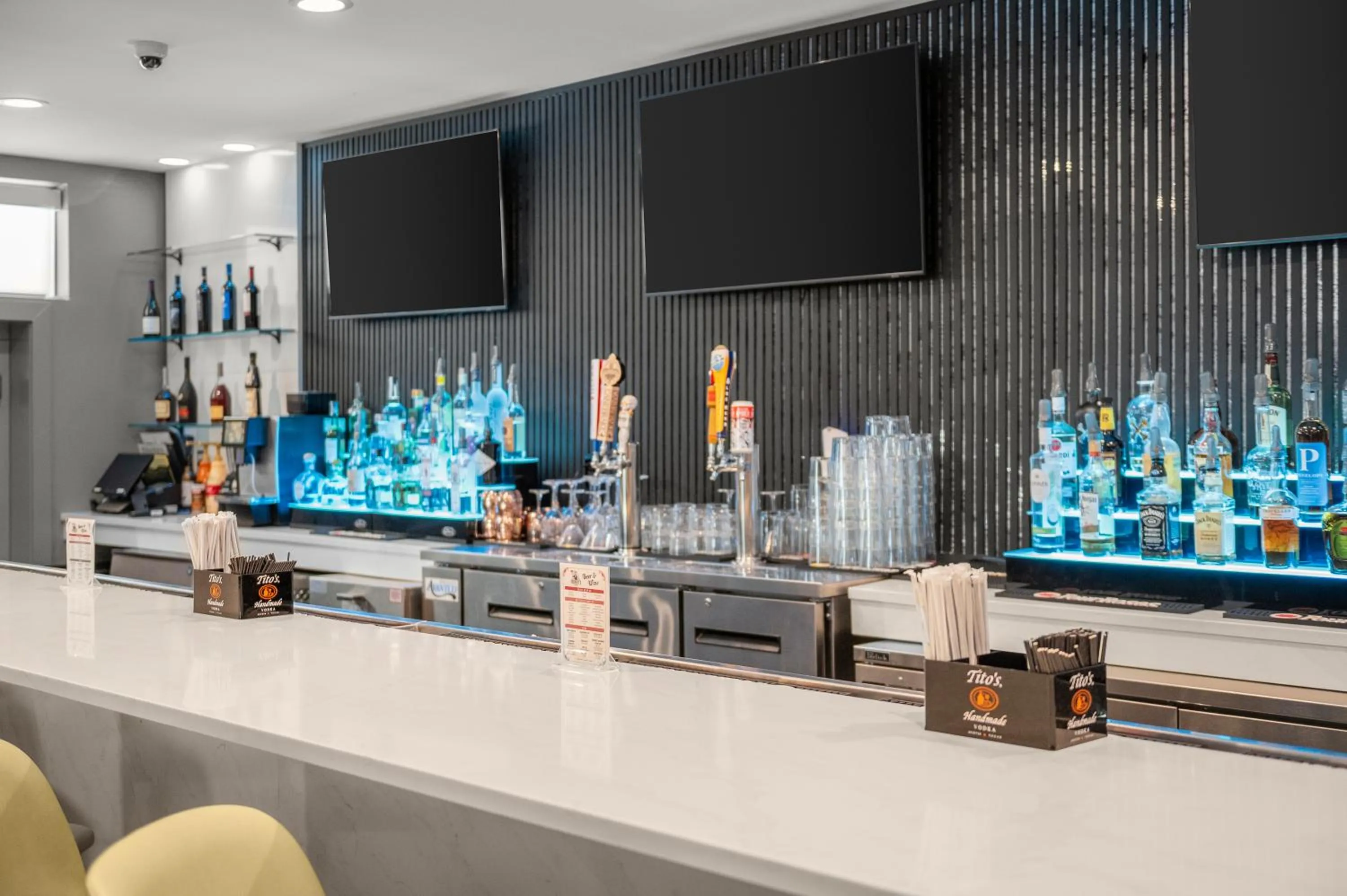 Restaurant/places to eat in Holiday Inn Gonzales by IHG