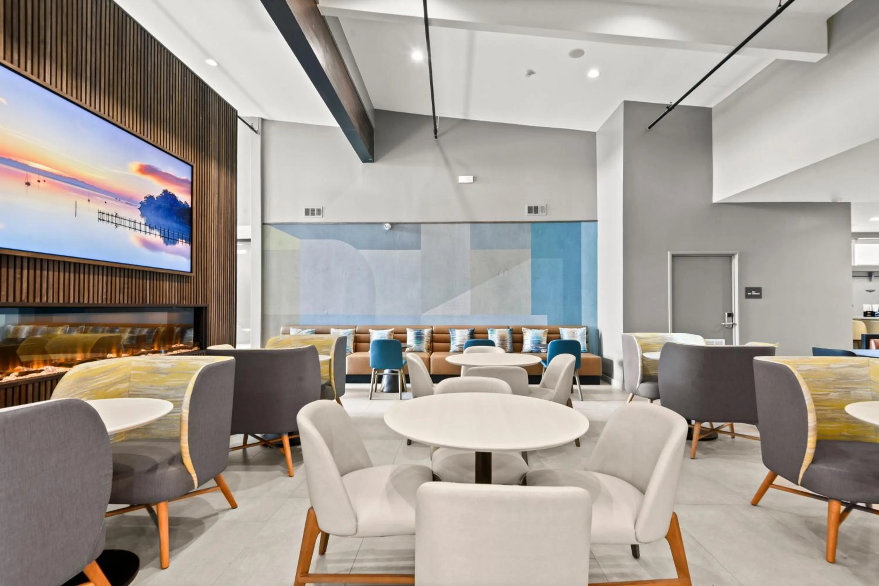 Restaurant/places to eat in Holiday Inn Gonzales by IHG