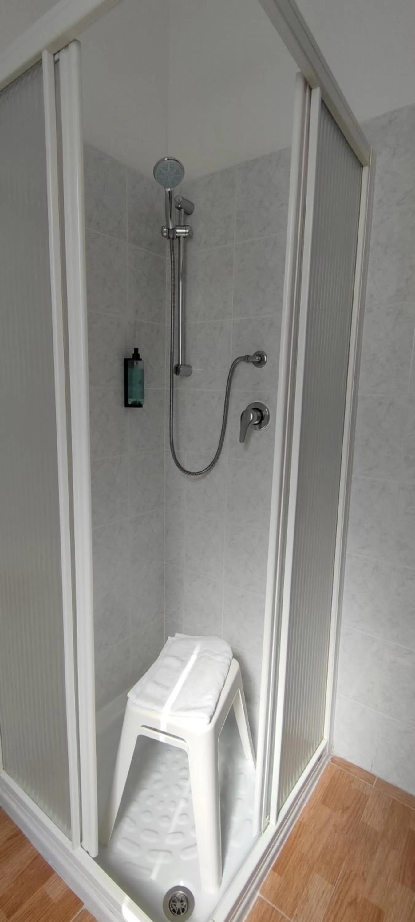 Shower in Hotel Centrale