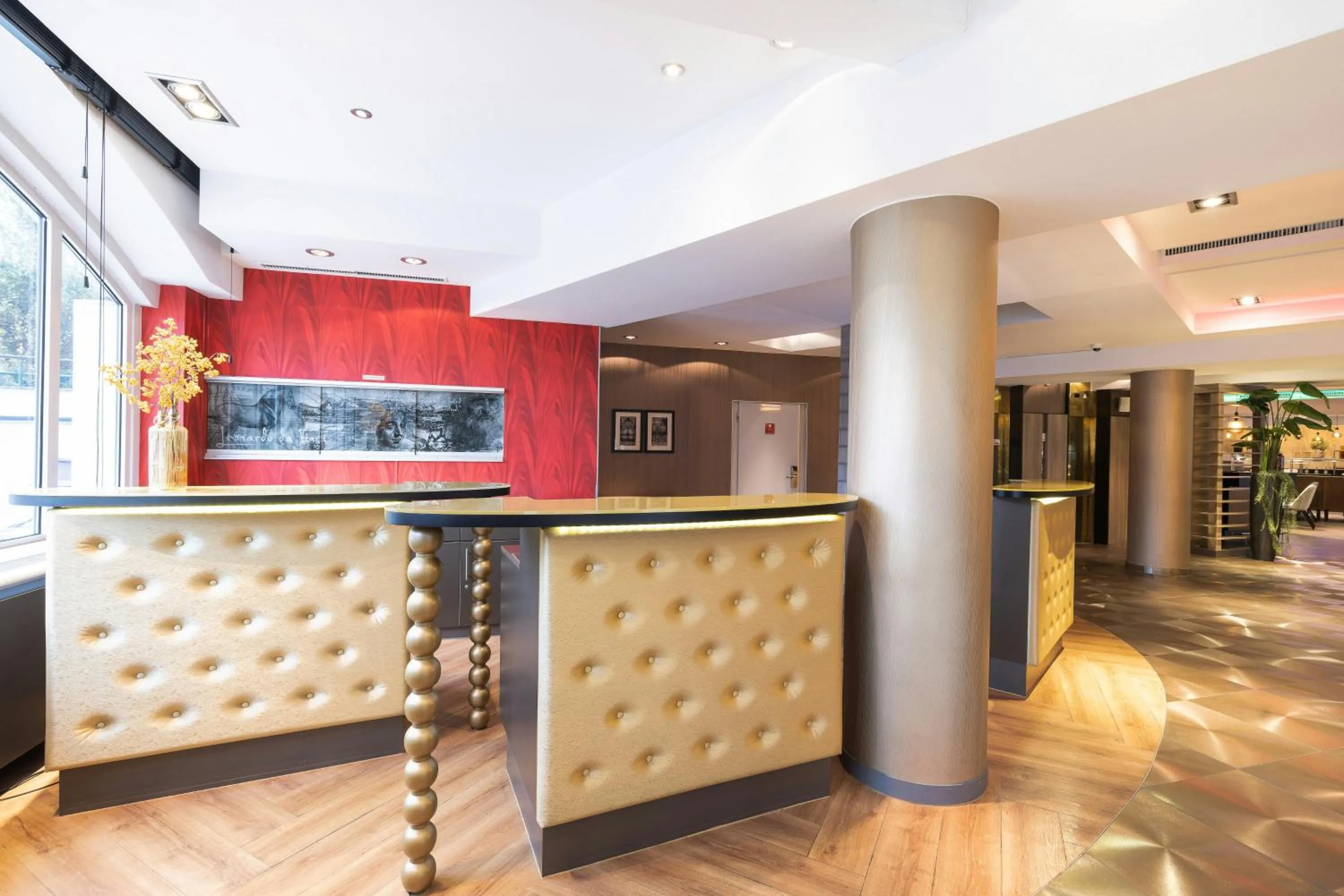 Lobby or reception in Leonardo Vienna Westbahnhof