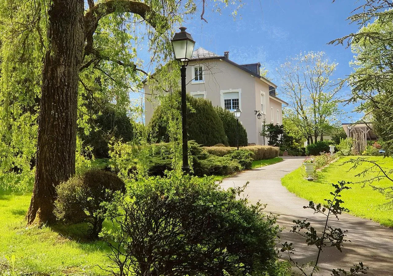 Property building in La Roseraie