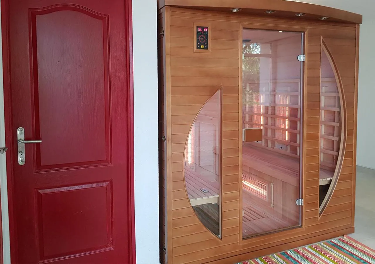 Sauna in La Roseraie