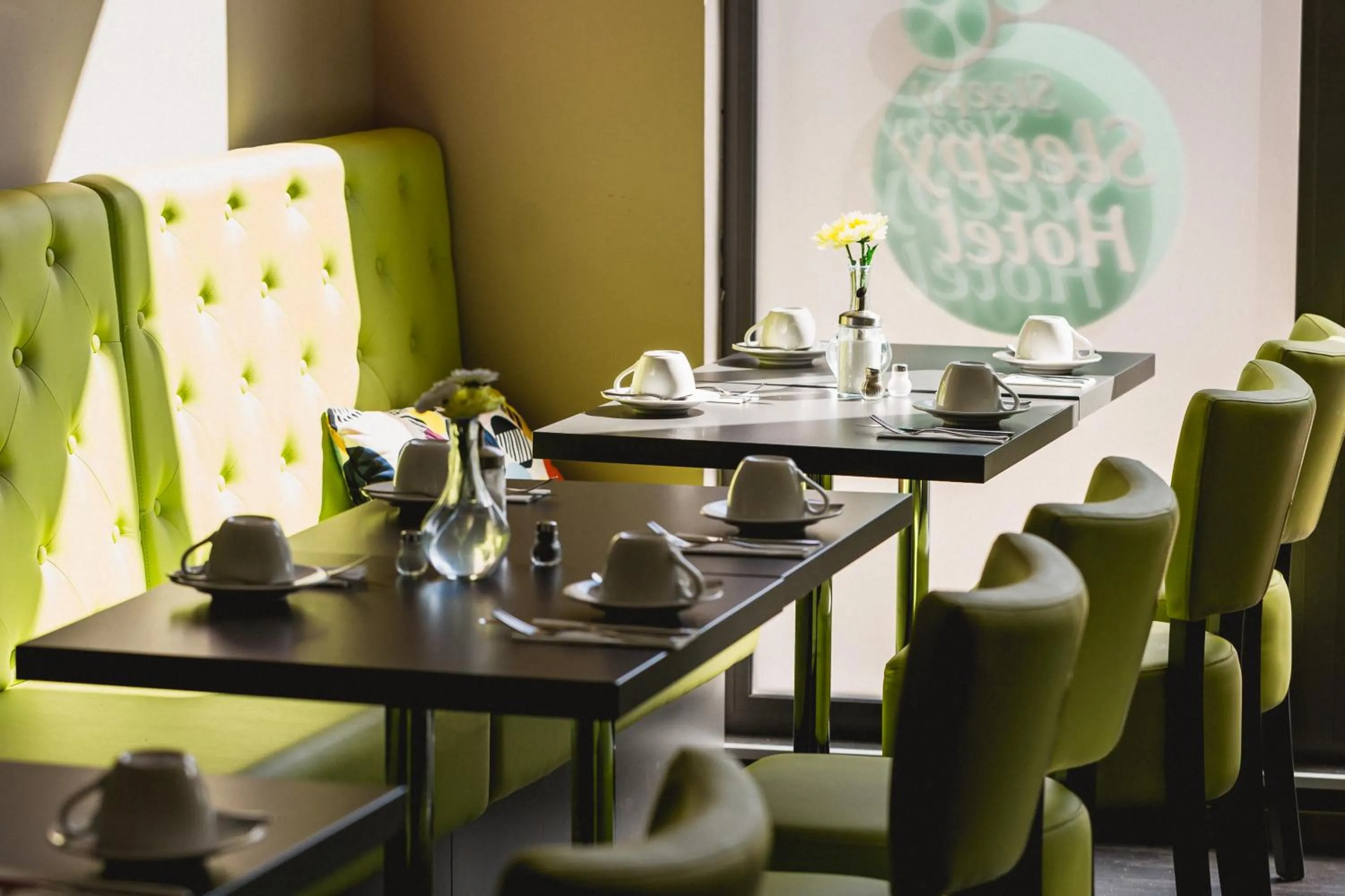 Restaurant/places to eat in SleepySleepy Hotel Dillingen