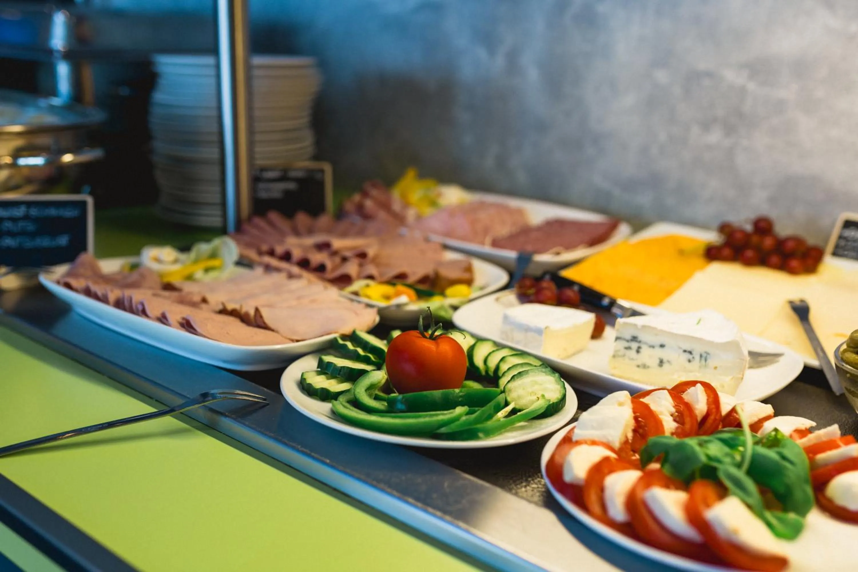 Restaurant/places to eat in SleepySleepy Hotel Dillingen