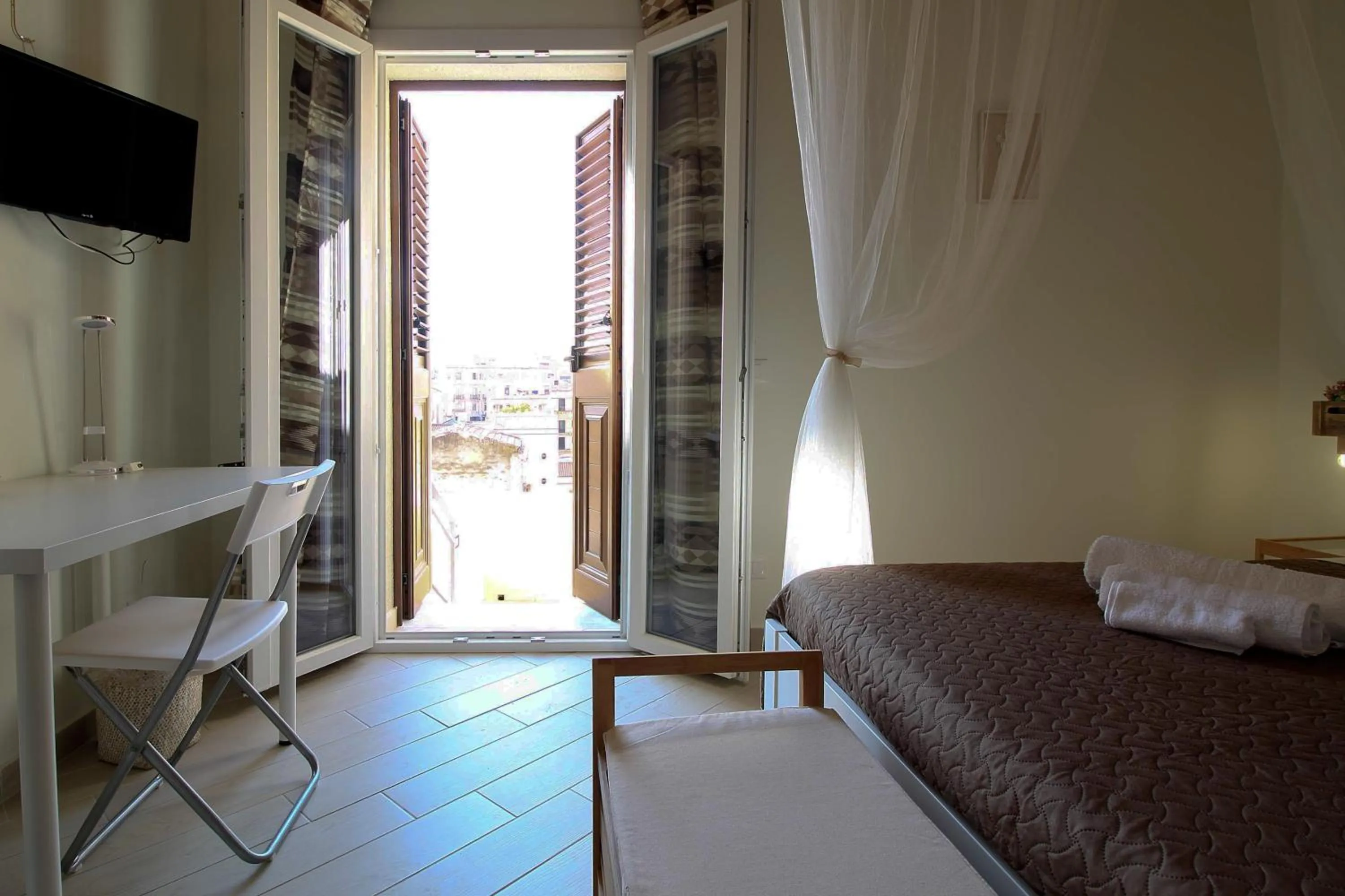 View (from property/room), Bed in centruMaqueda