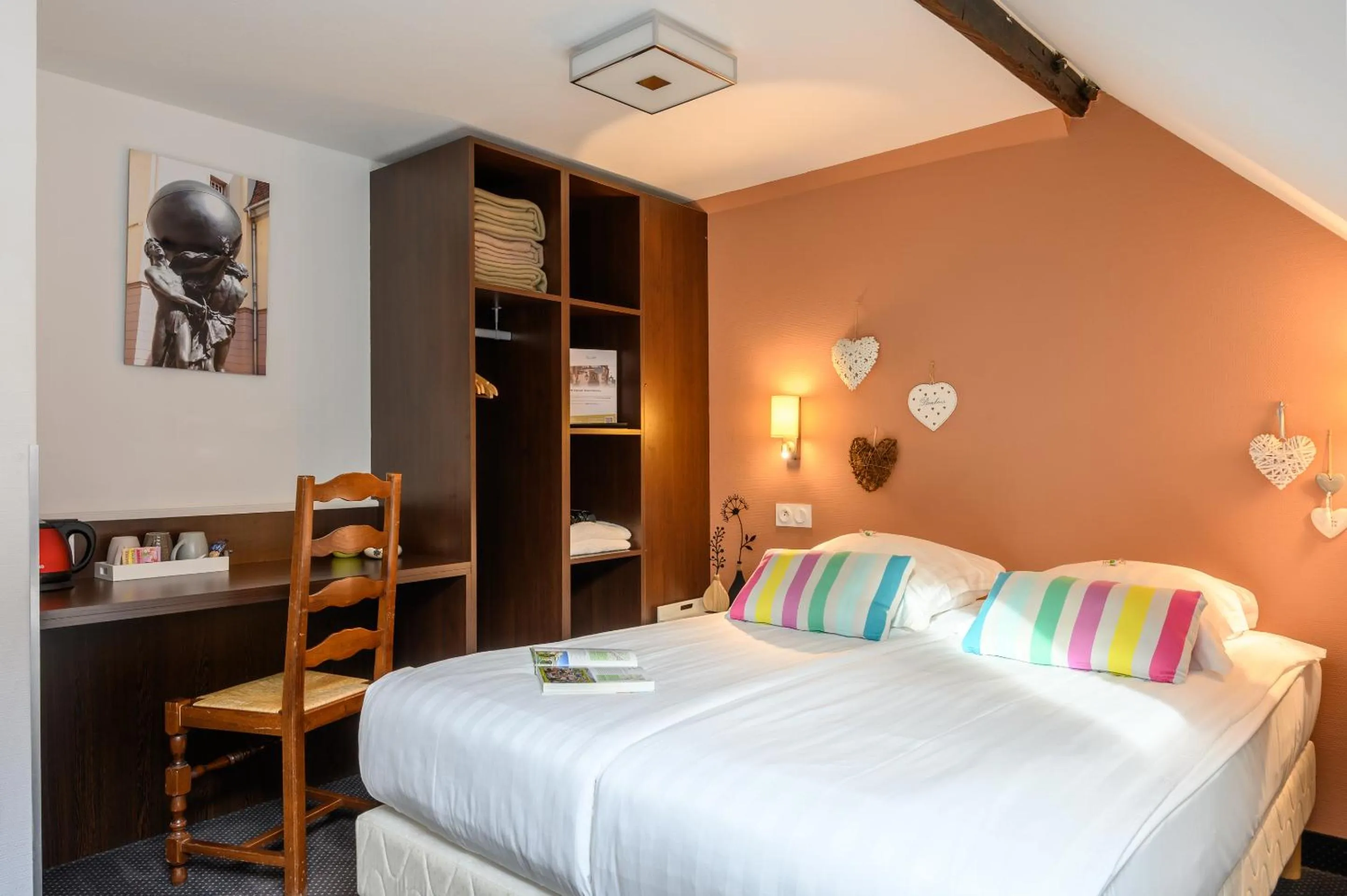 Bed in Hôtel le Saint Nicolas