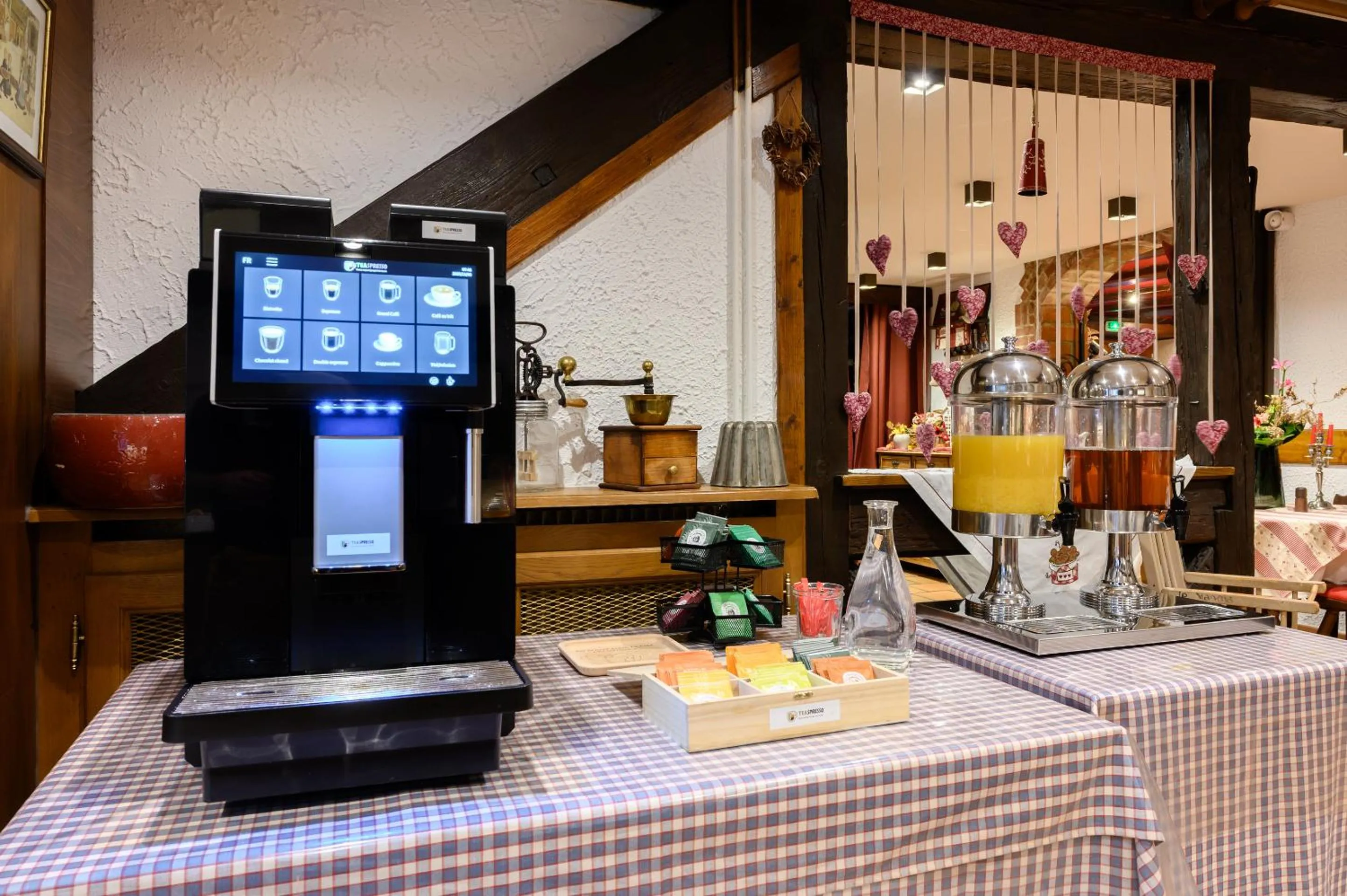 Breakfast in Hôtel le Saint Nicolas