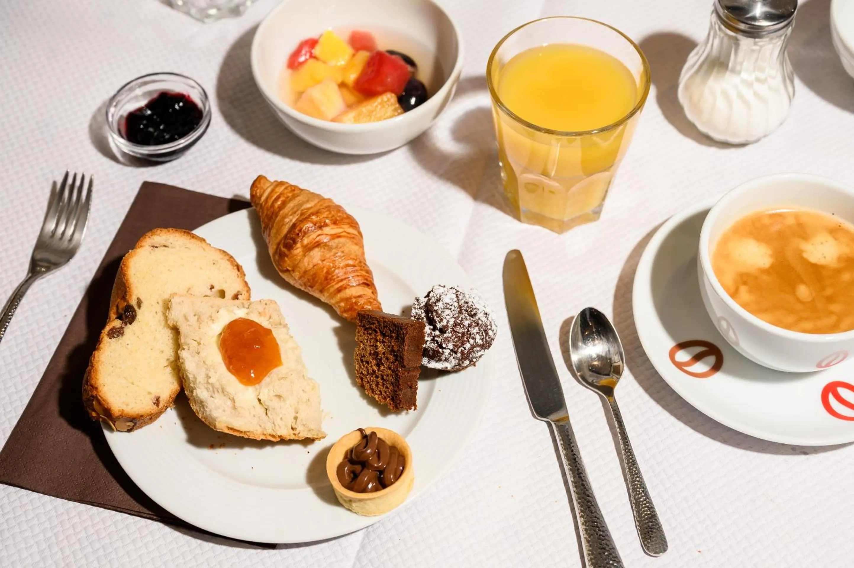 Breakfast in Hôtel le Saint Nicolas