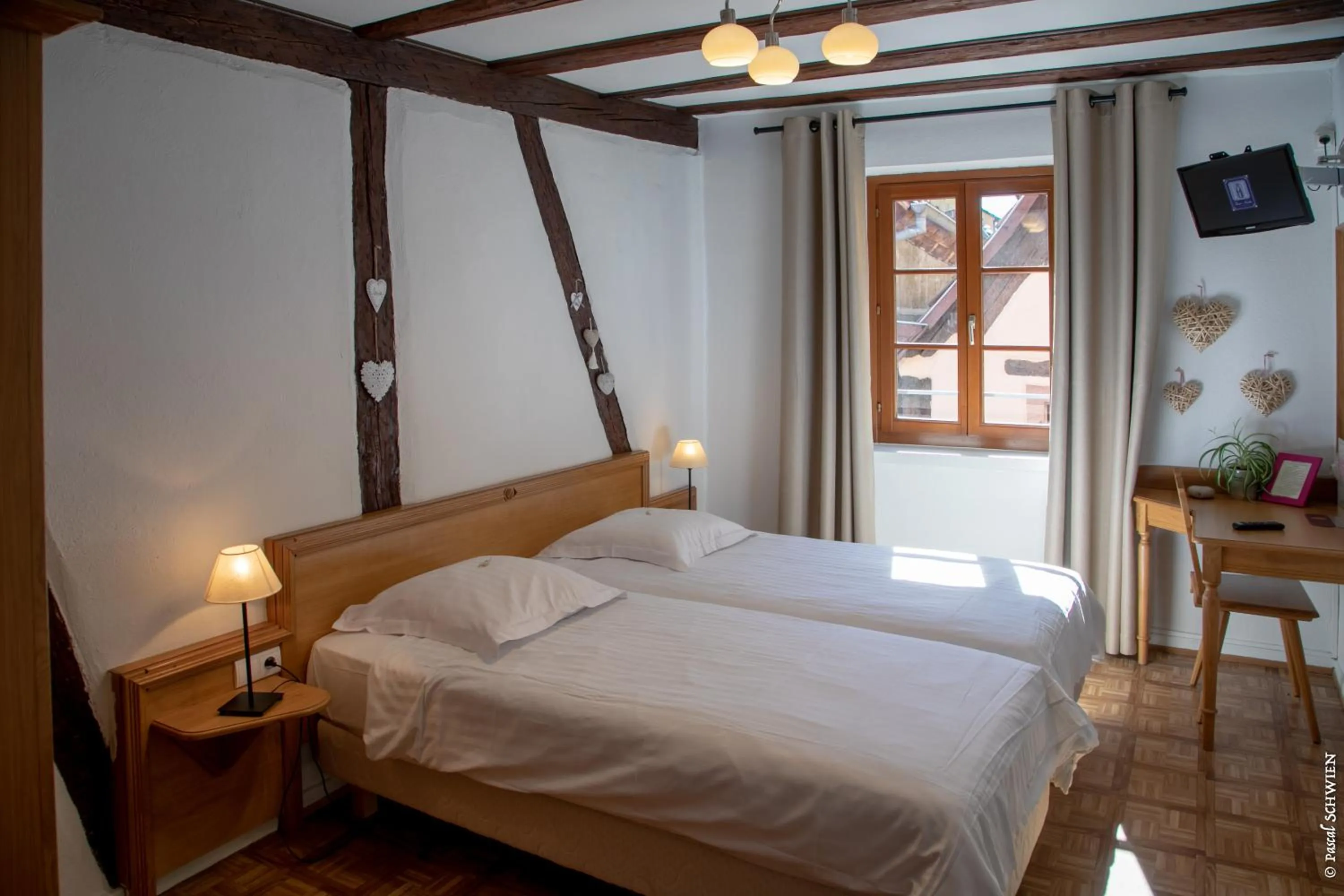 Bedroom, Bed in Hôtel le Saint Nicolas