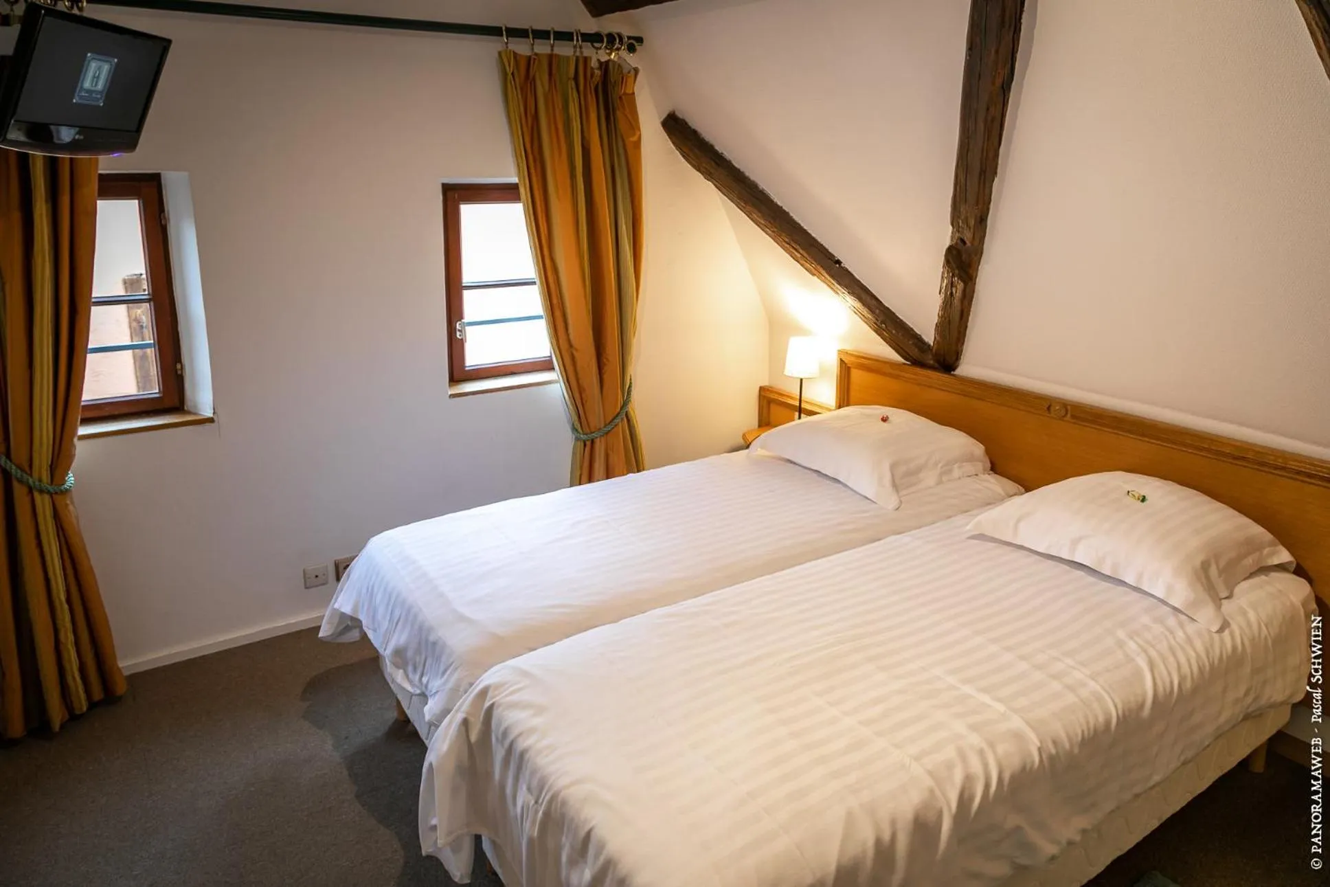 Photo of the whole room, Bed in Hôtel le Saint Nicolas