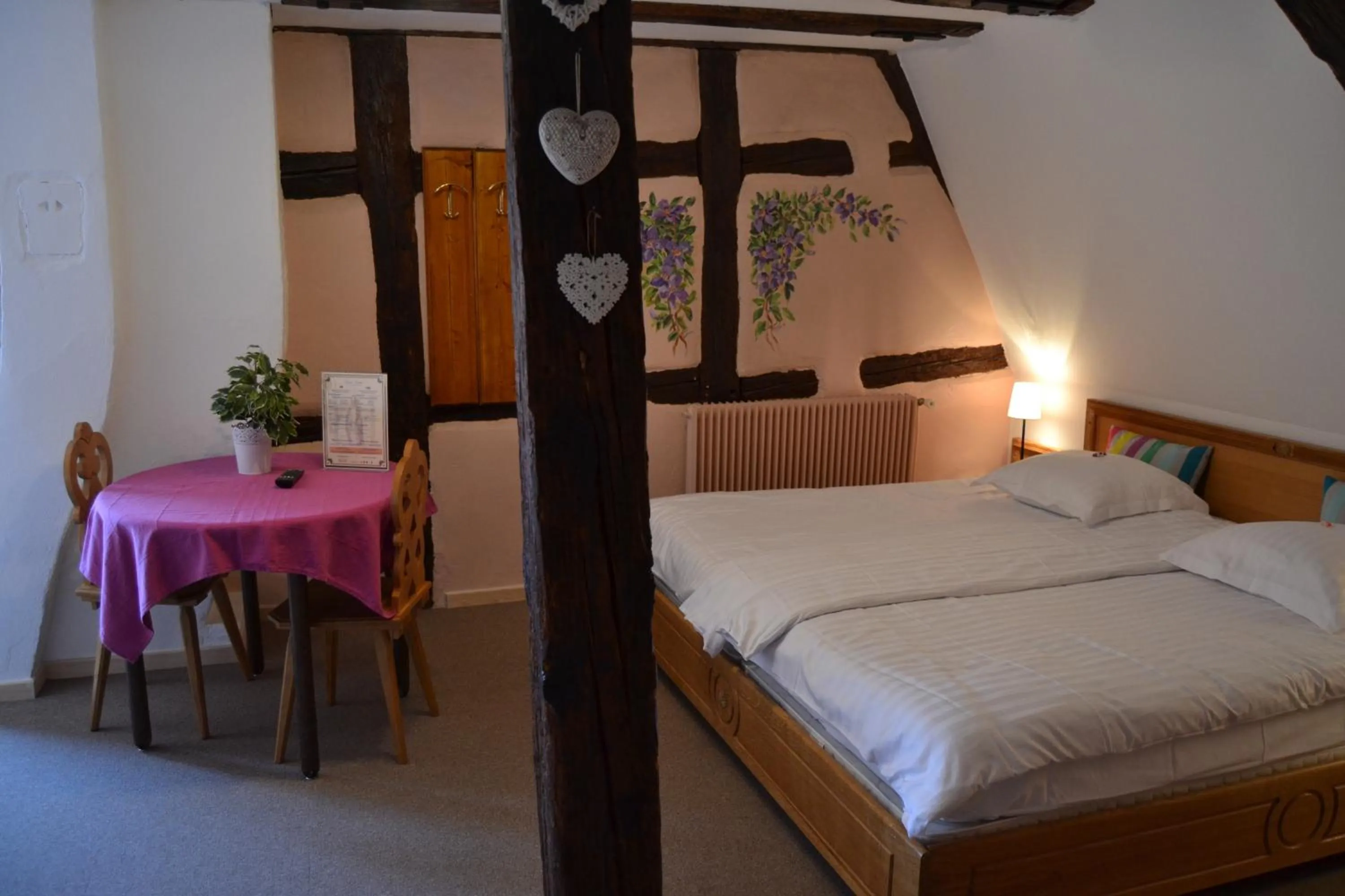 Photo of the whole room, Bed in Hôtel le Saint Nicolas