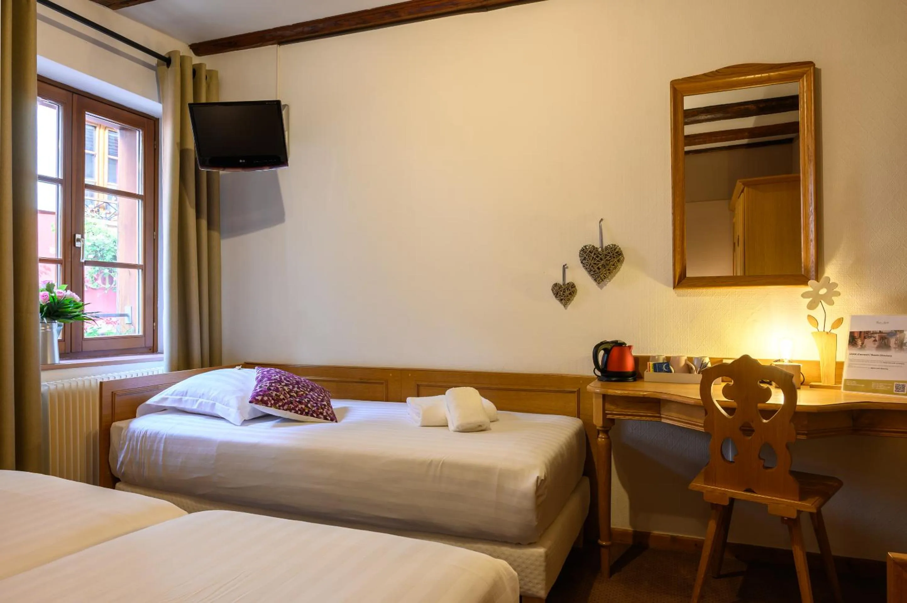 Bedroom, Bed in Hôtel le Saint Nicolas