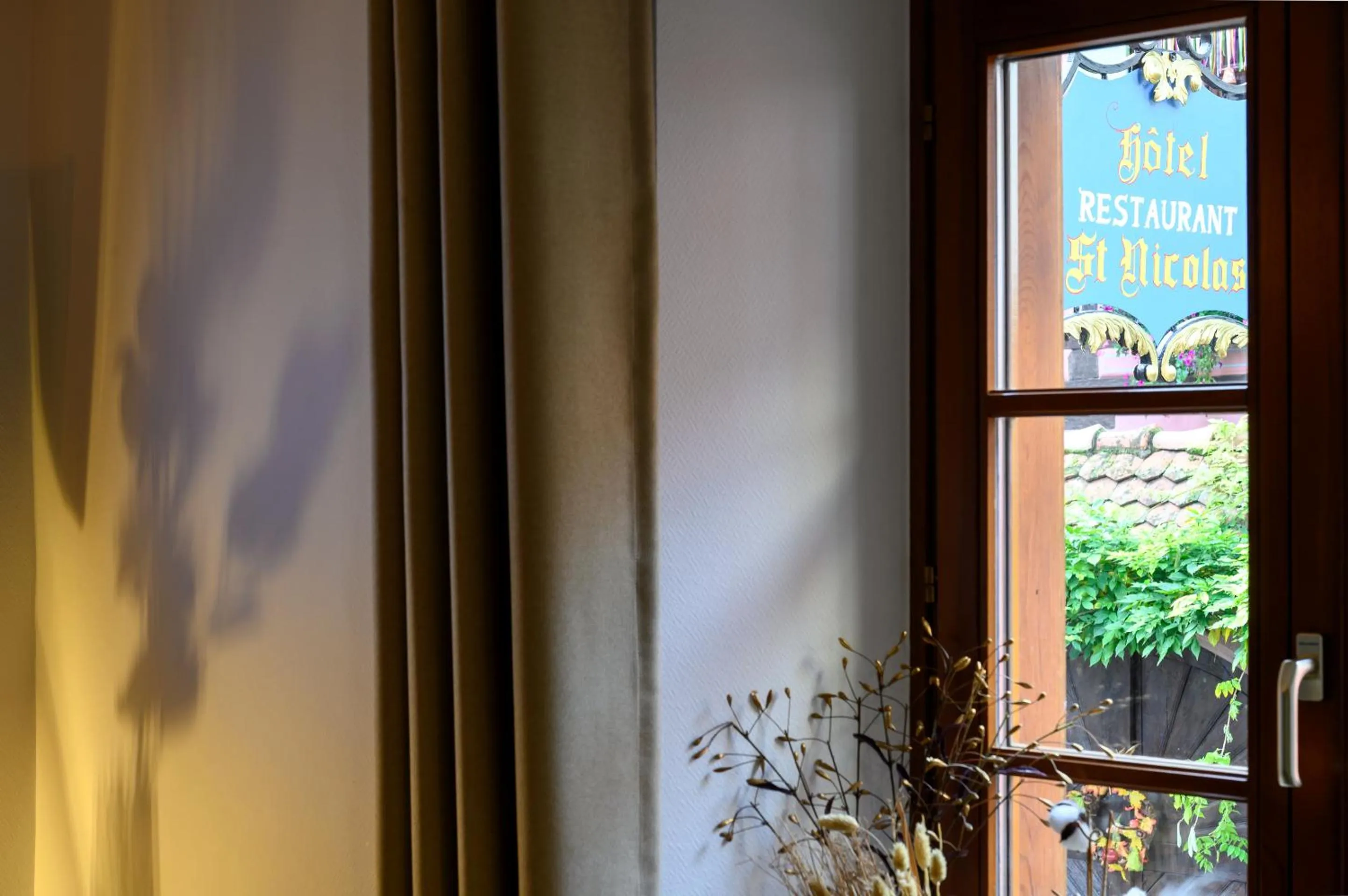 Street view in Hôtel le Saint Nicolas