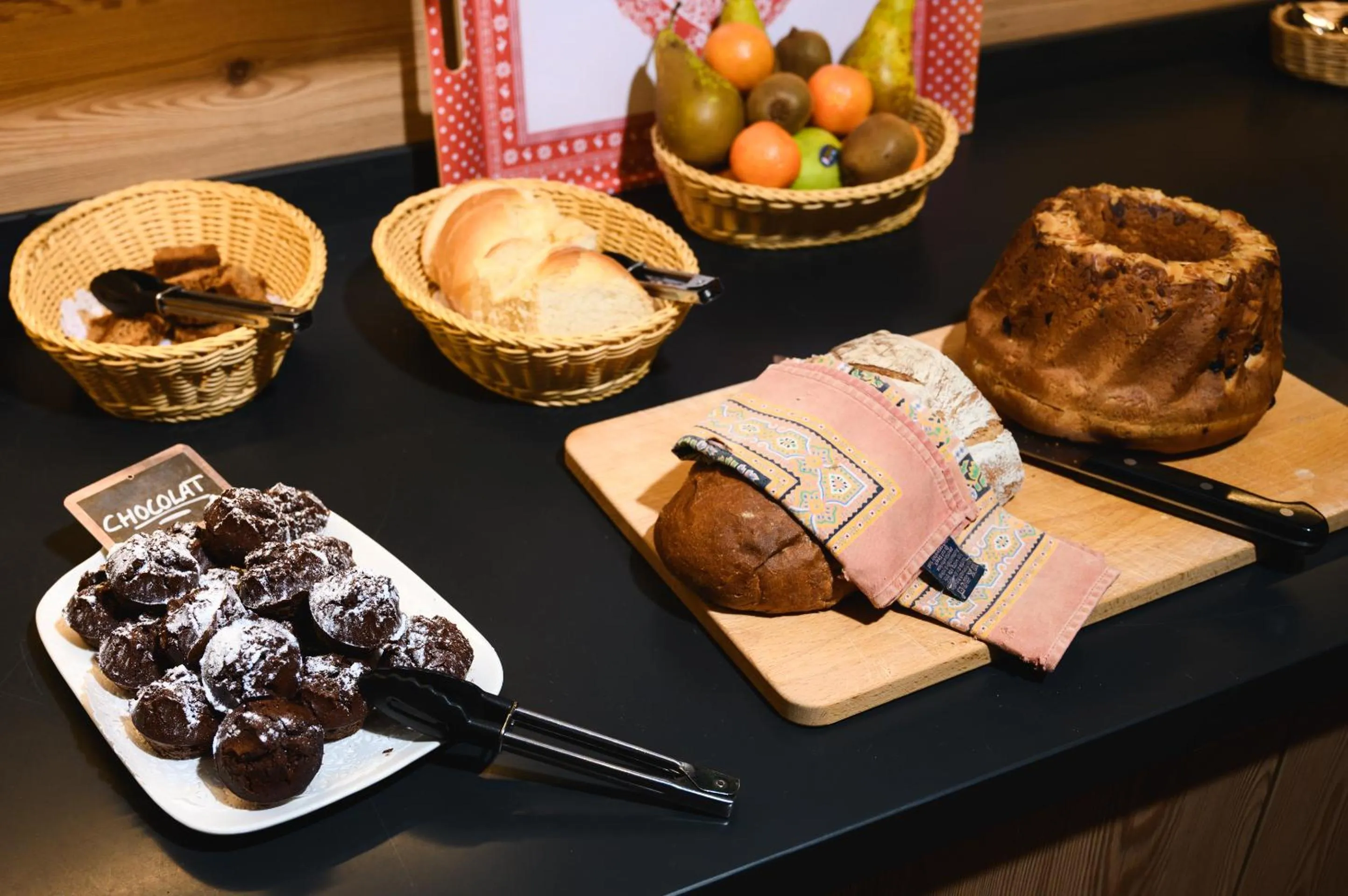 Breakfast in Hôtel le Saint Nicolas