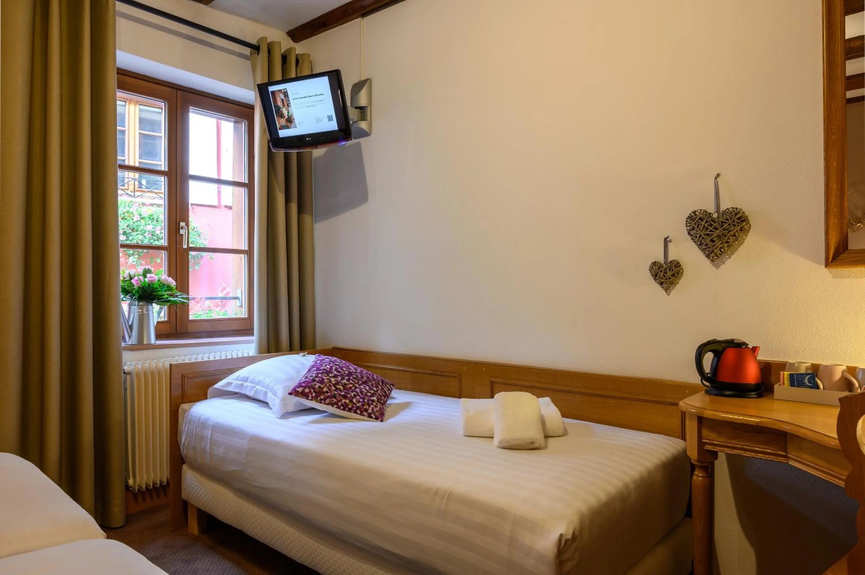 Bed in Hôtel le Saint Nicolas