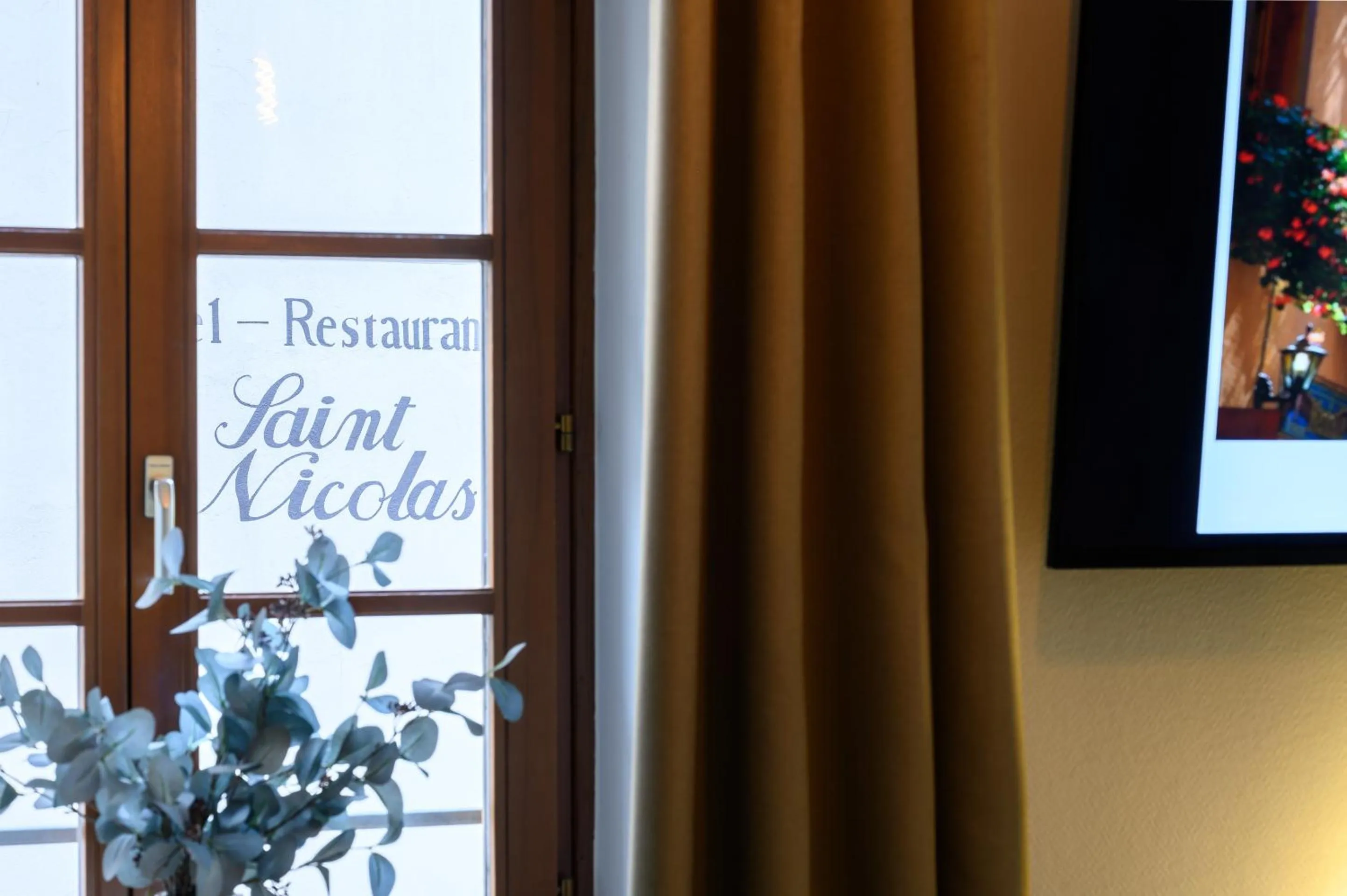 Decorative detail in Hôtel le Saint Nicolas