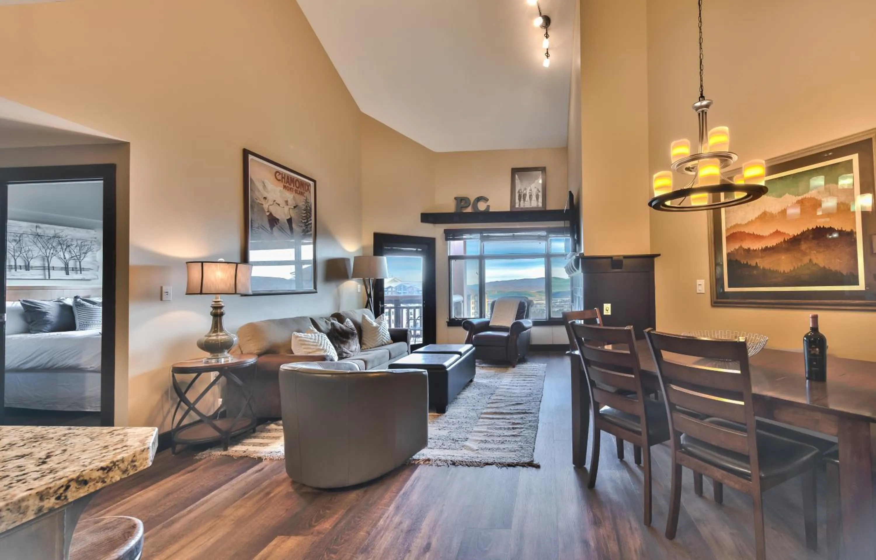 Bed in Superior Ski In Ski out, Top floor Penthouse, Pool, Hot Tubs Conde Nast Forbes Award Winner B508