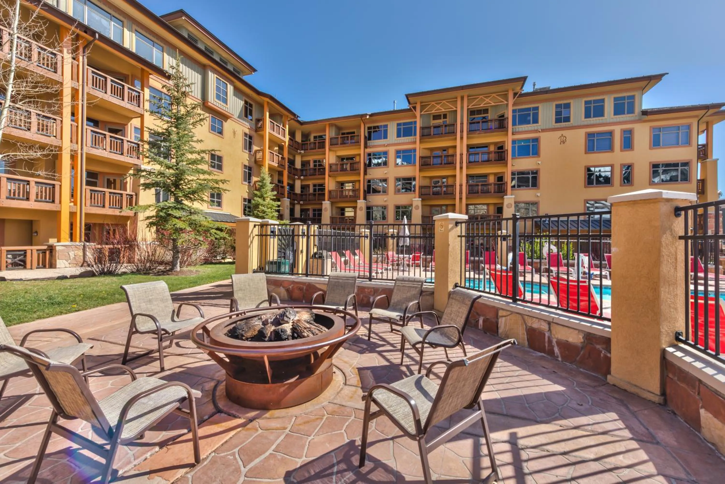 Area and facilities in Superior Ski In Ski out, Top floor Penthouse, Pool, Hot Tubs Conde Nast Forbes Award Winner B508