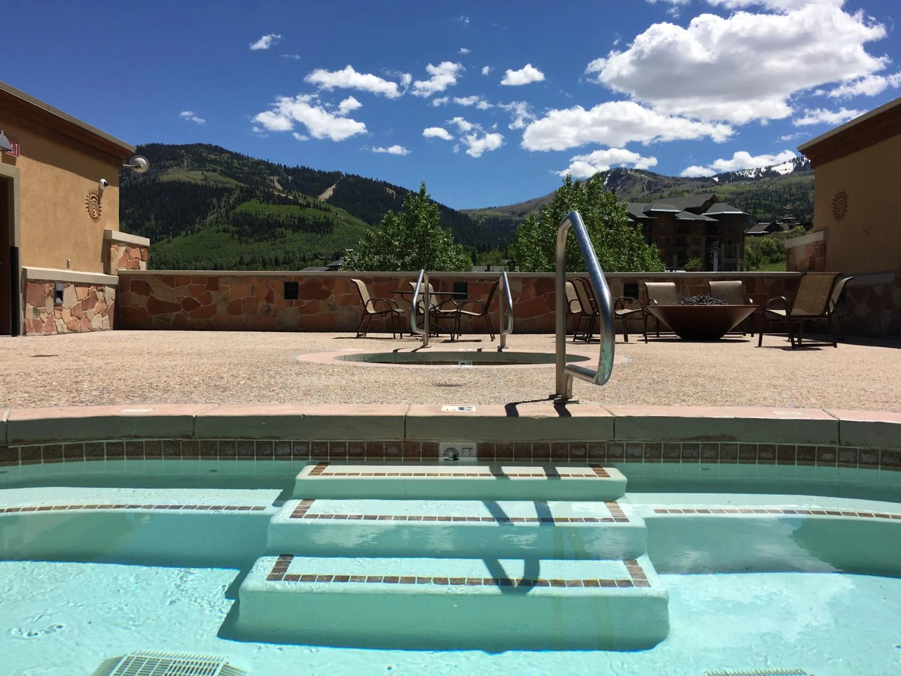 Hot Tub in Superior Ski In Ski out, Top floor Penthouse, Pool, Hot Tubs Conde Nast Forbes Award Winner B508