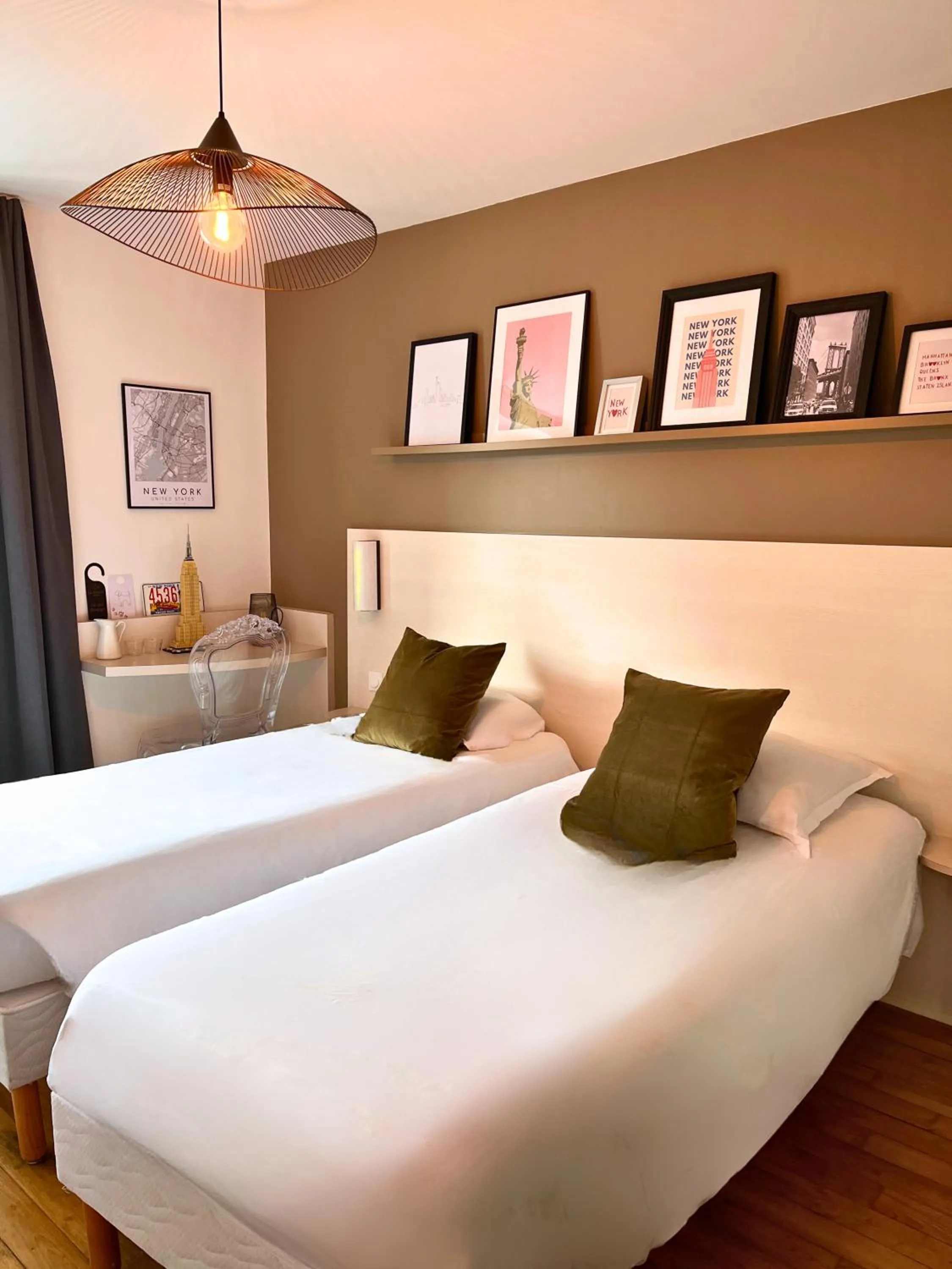 Bed in Hôtel Restaurant La Maison