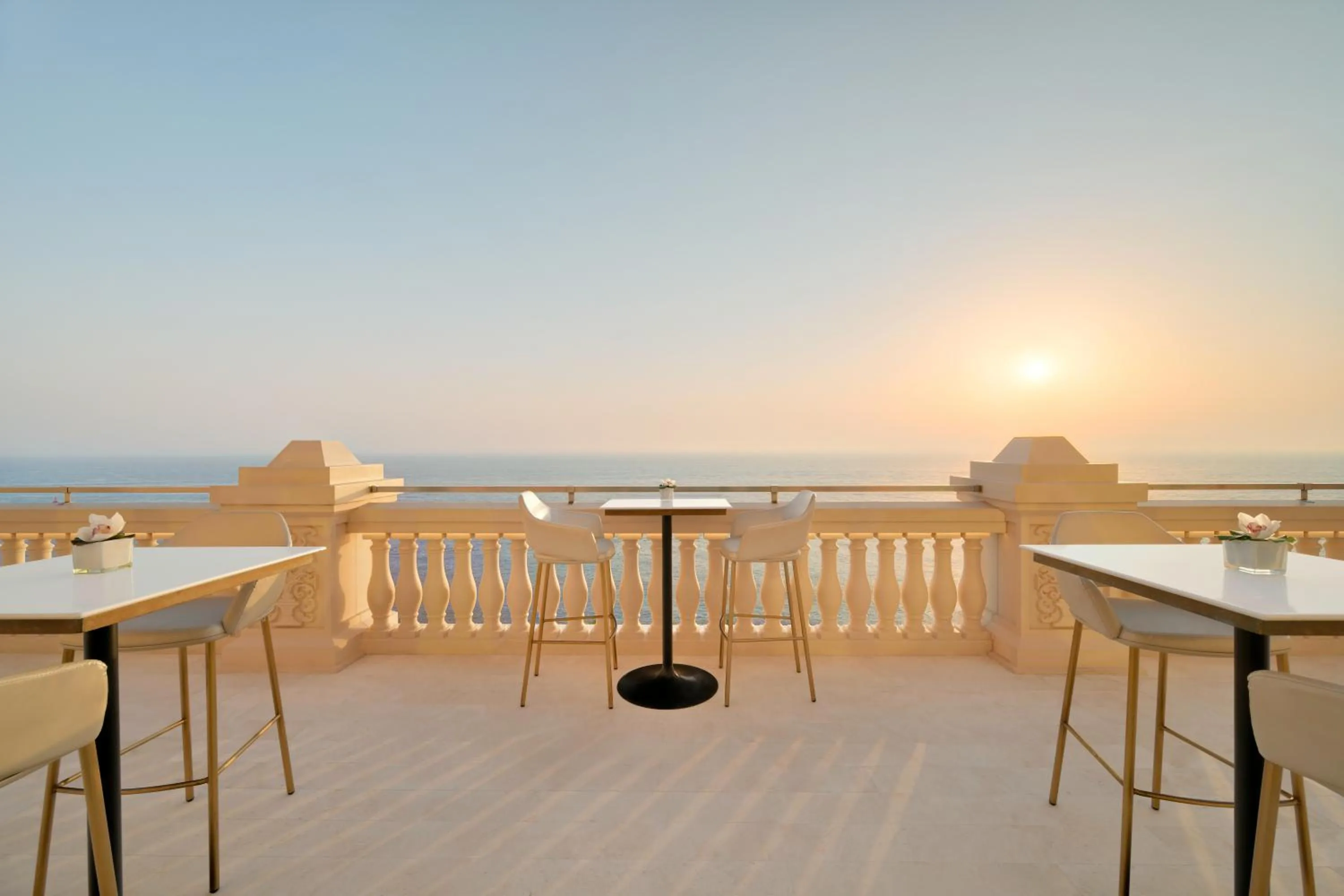 Sunset in Raffles The Palm