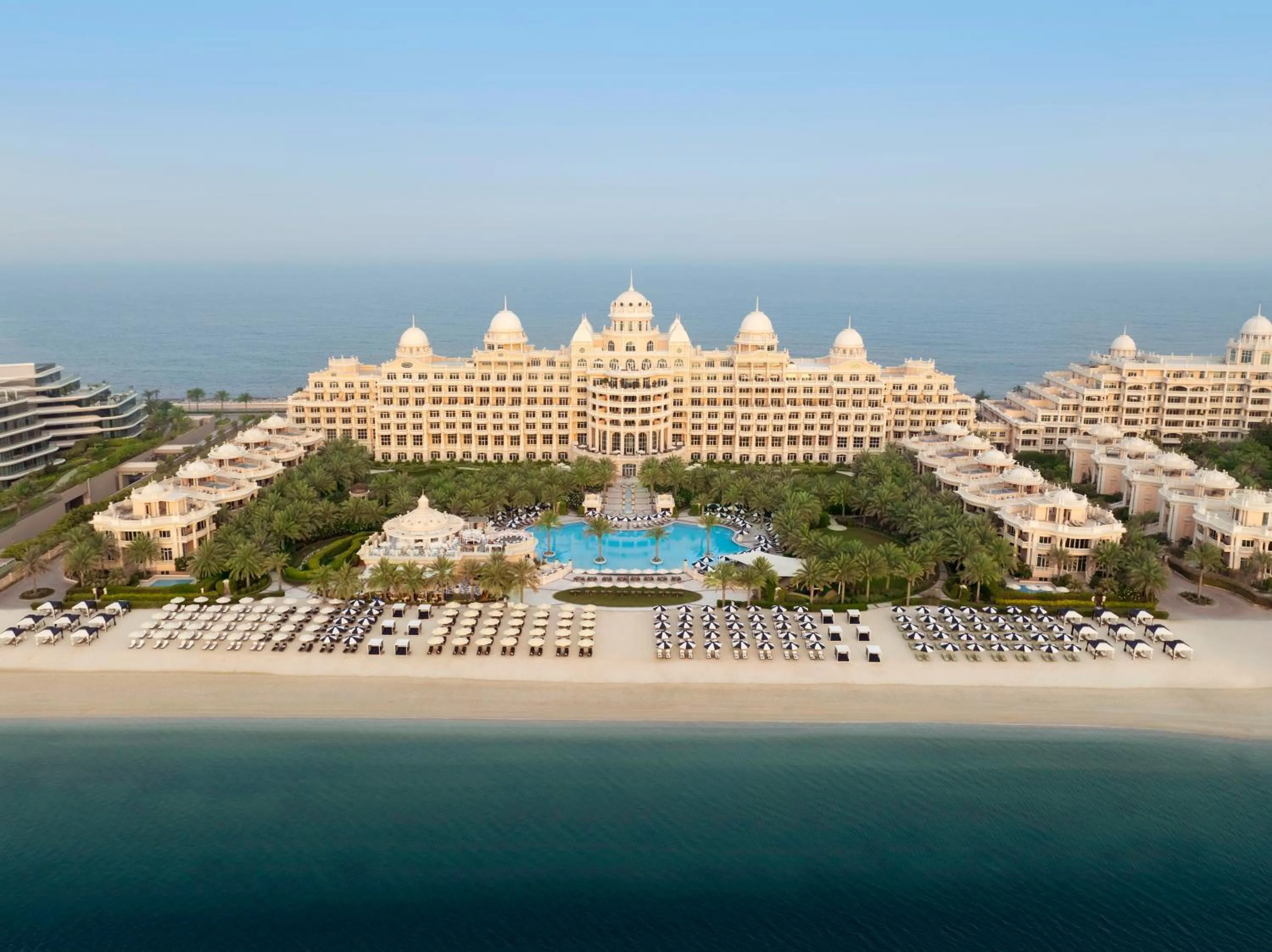 Property building in Raffles The Palm