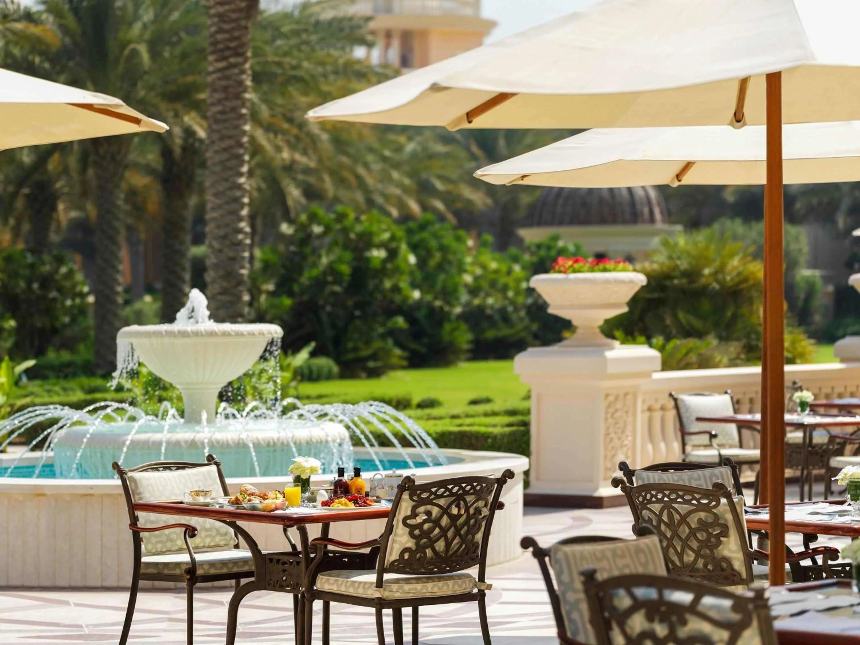 Restaurant/places to eat in Raffles The Palm