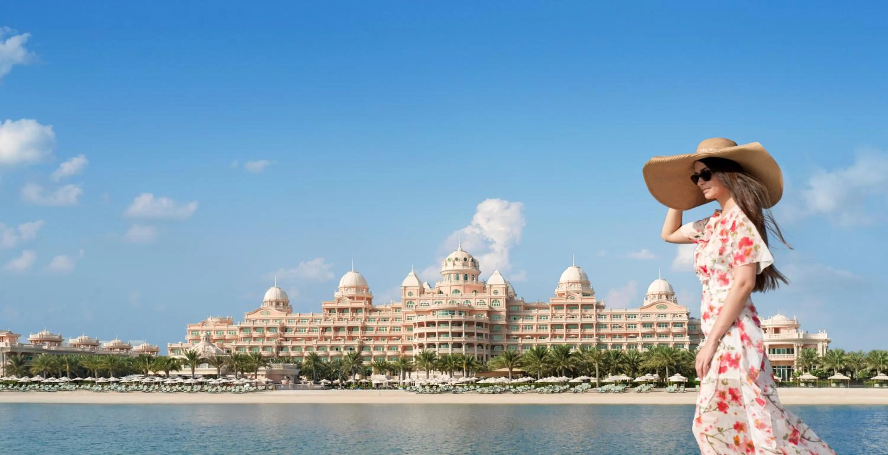 Property building in Raffles The Palm