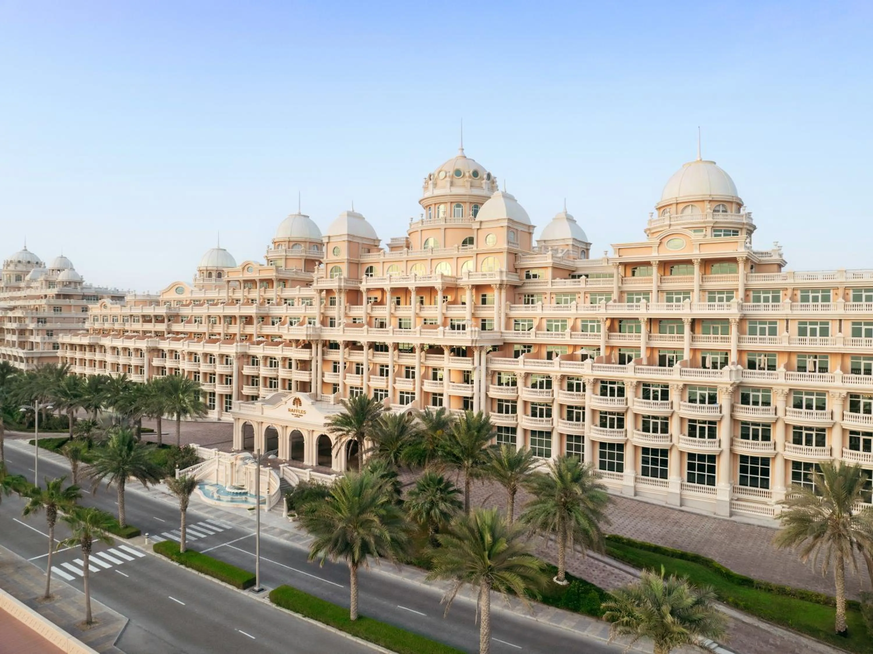 Property building in Raffles The Palm