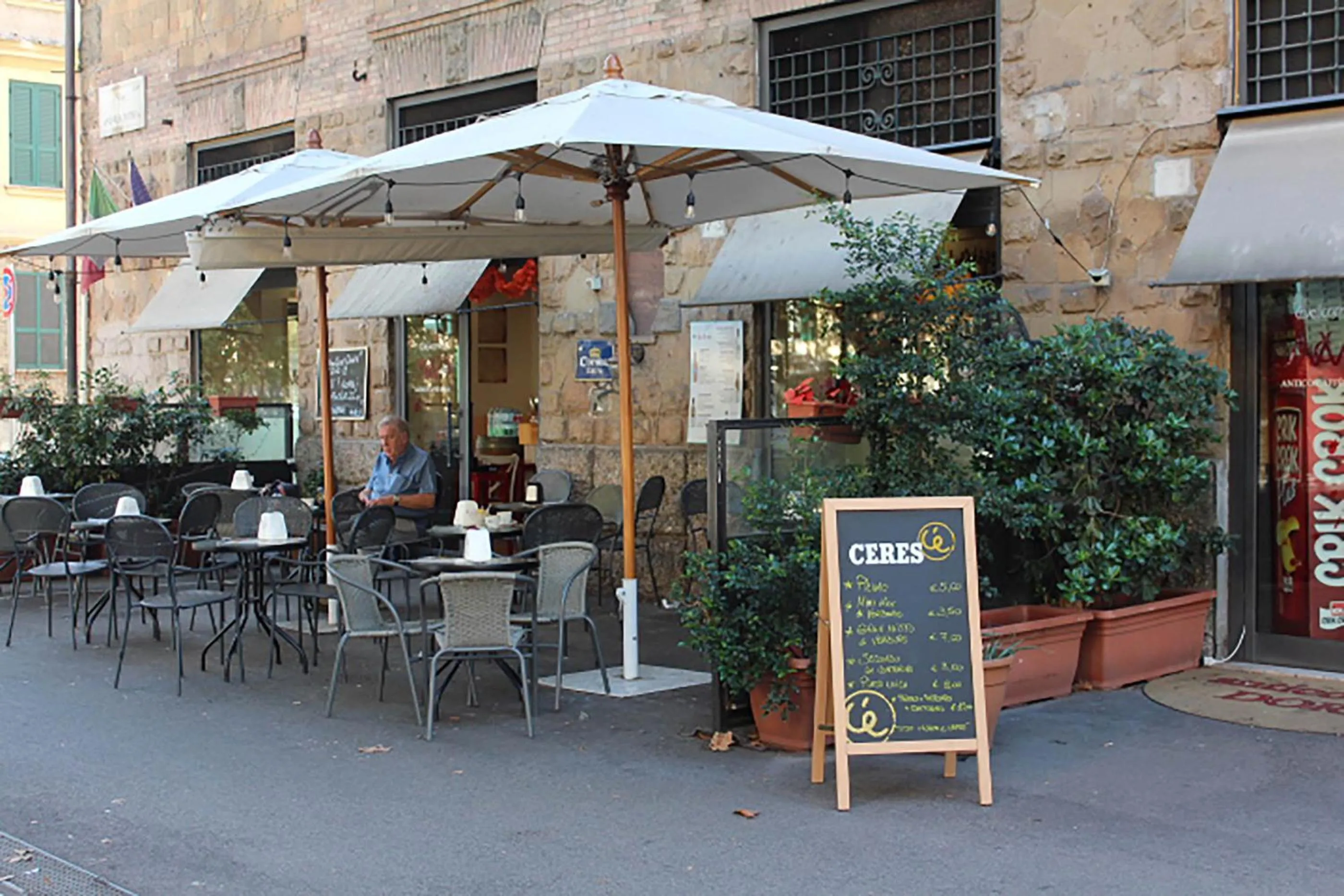 Restaurant/places to eat in Victory Rooms