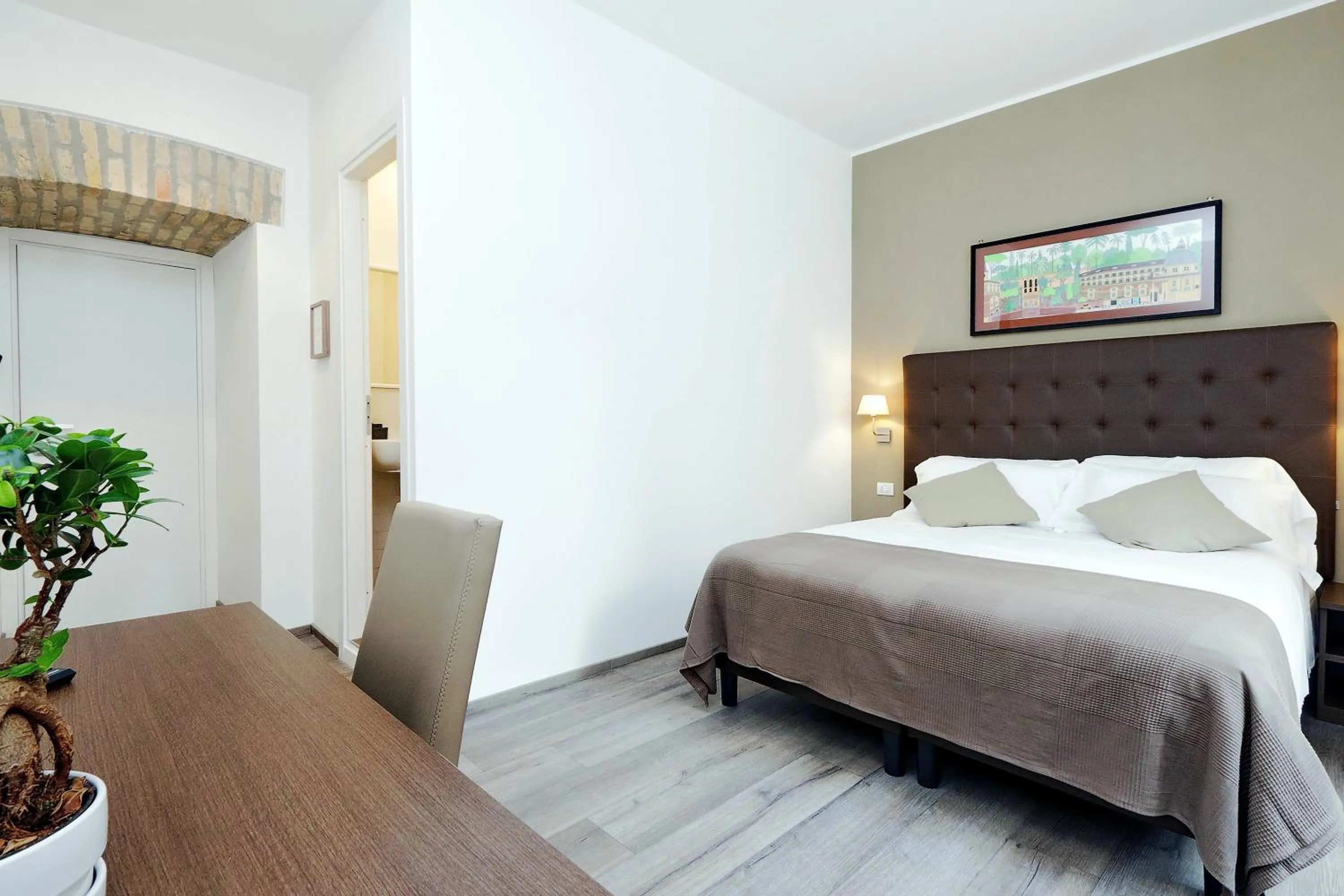 Bedroom, Bed in Victory Rooms