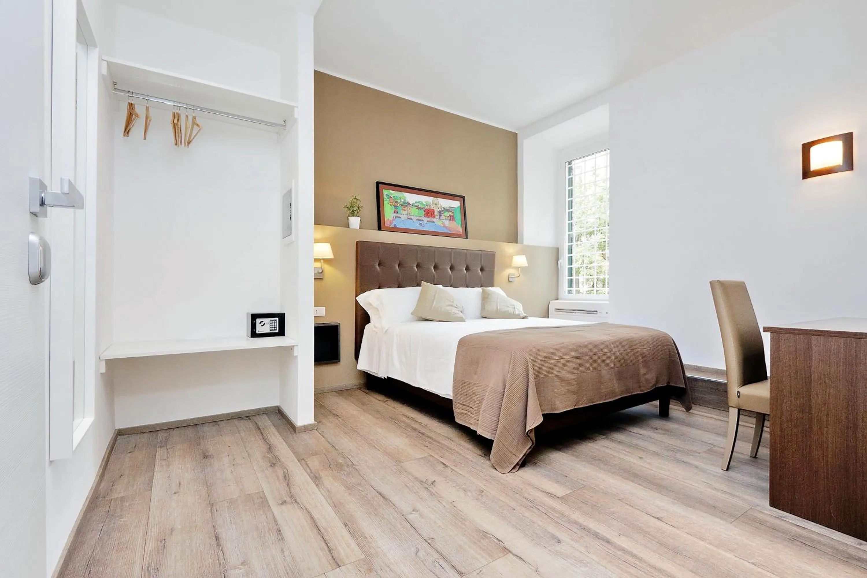 Bedroom, Bed in Victory Rooms