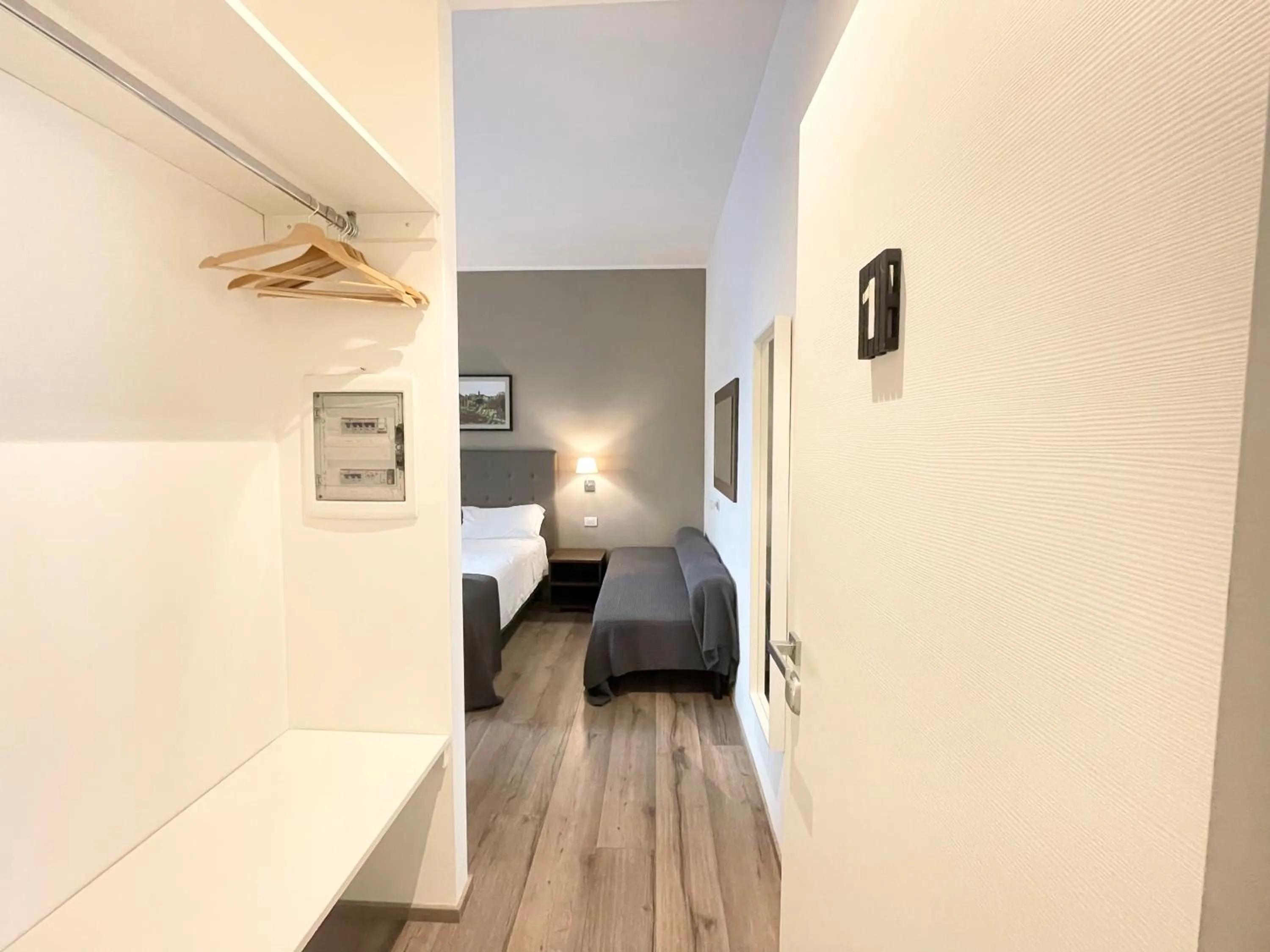 Bedroom, Bed in Victory Rooms