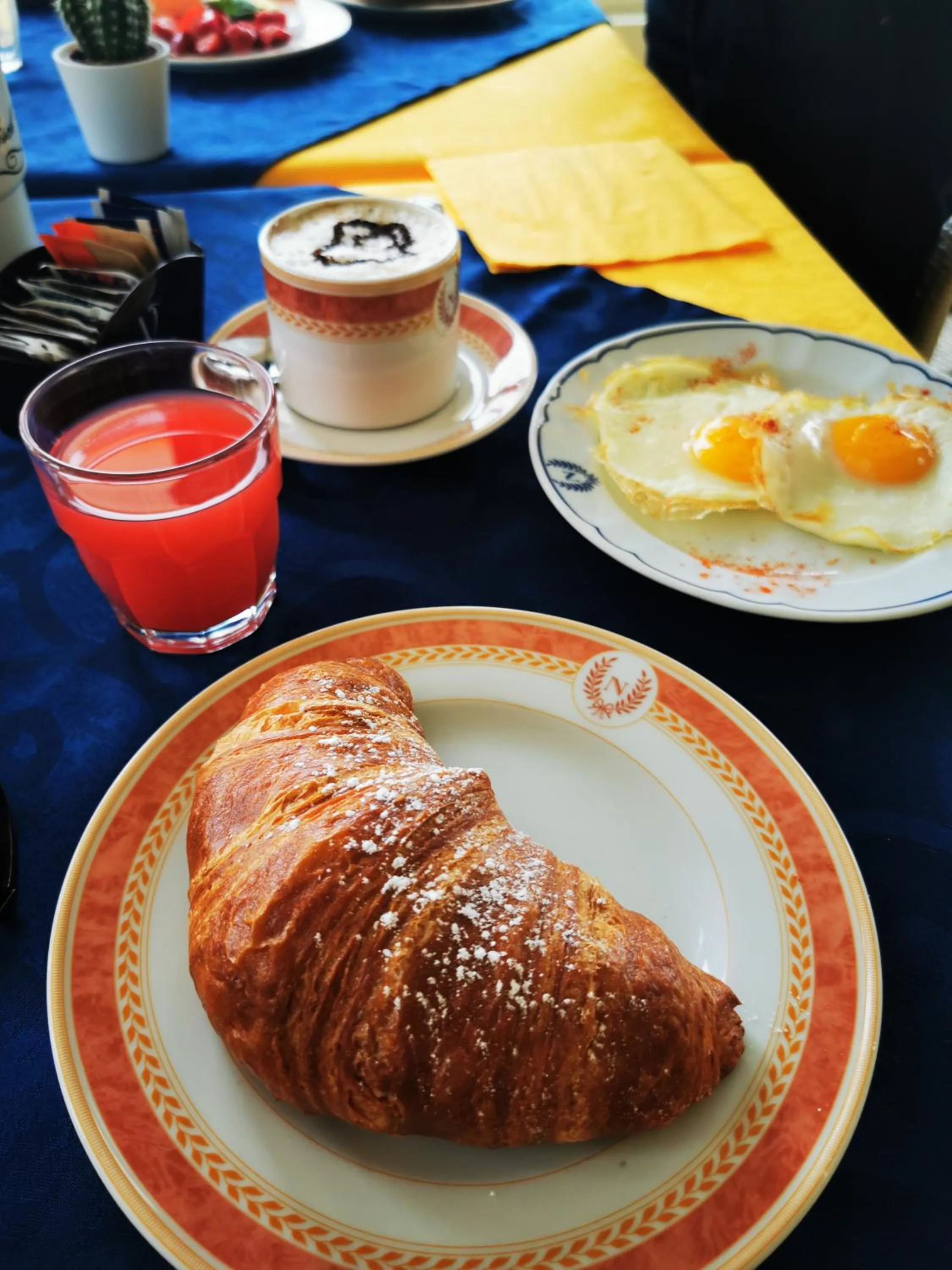Breakfast in Hotel Napoleon