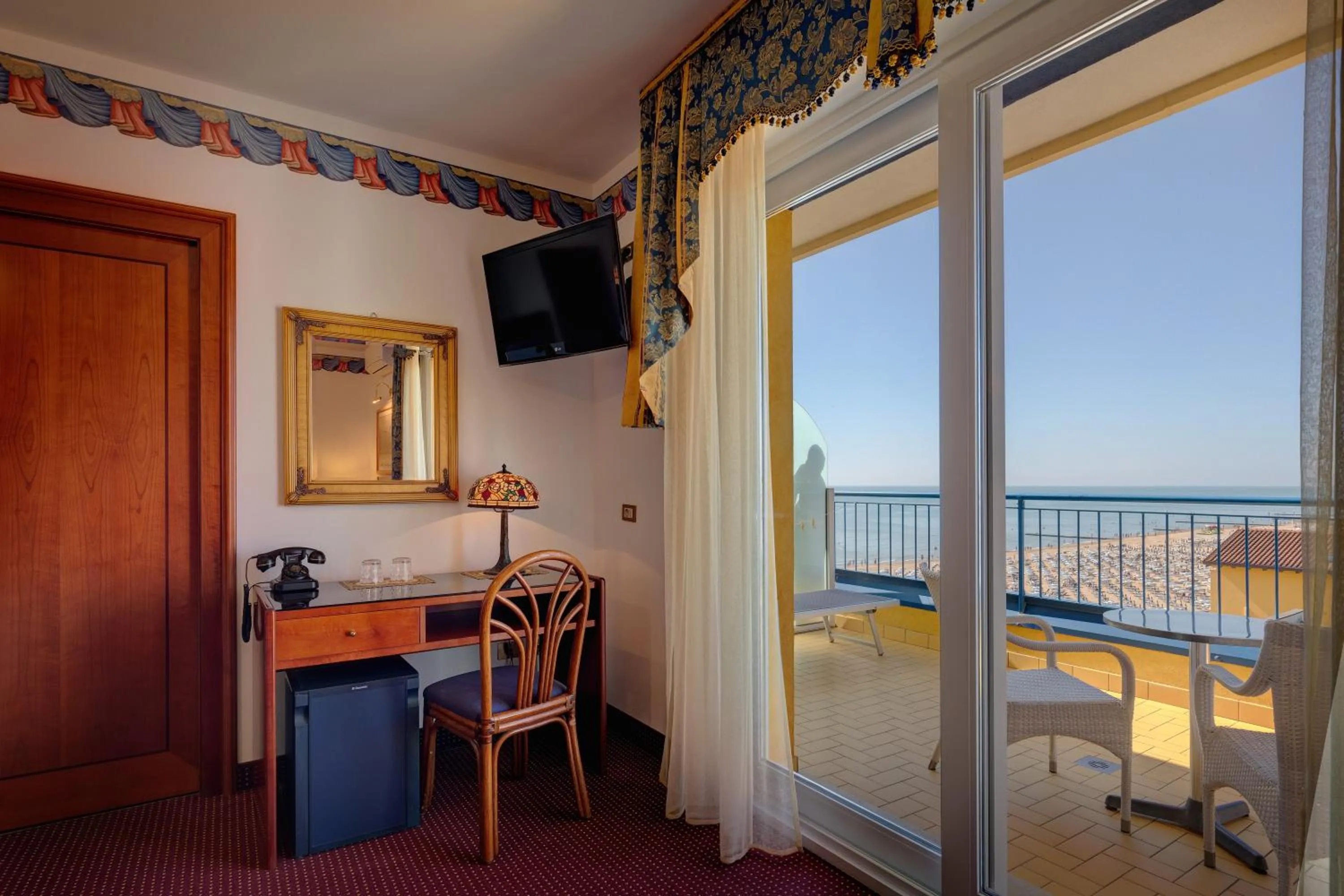 TV and multimedia in Hotel Napoleon