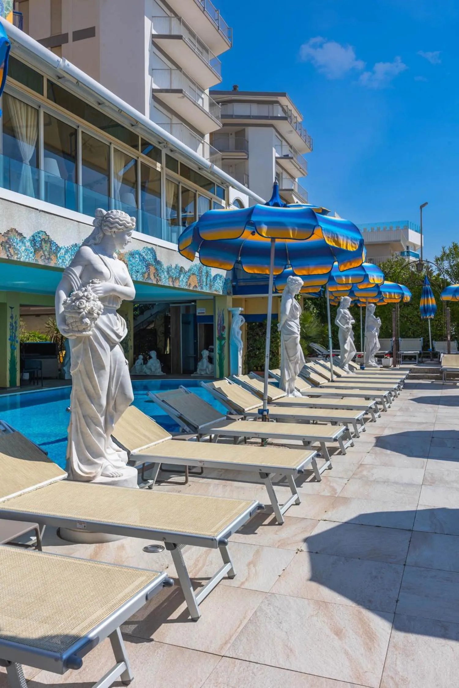 Swimming pool in Hotel Napoleon