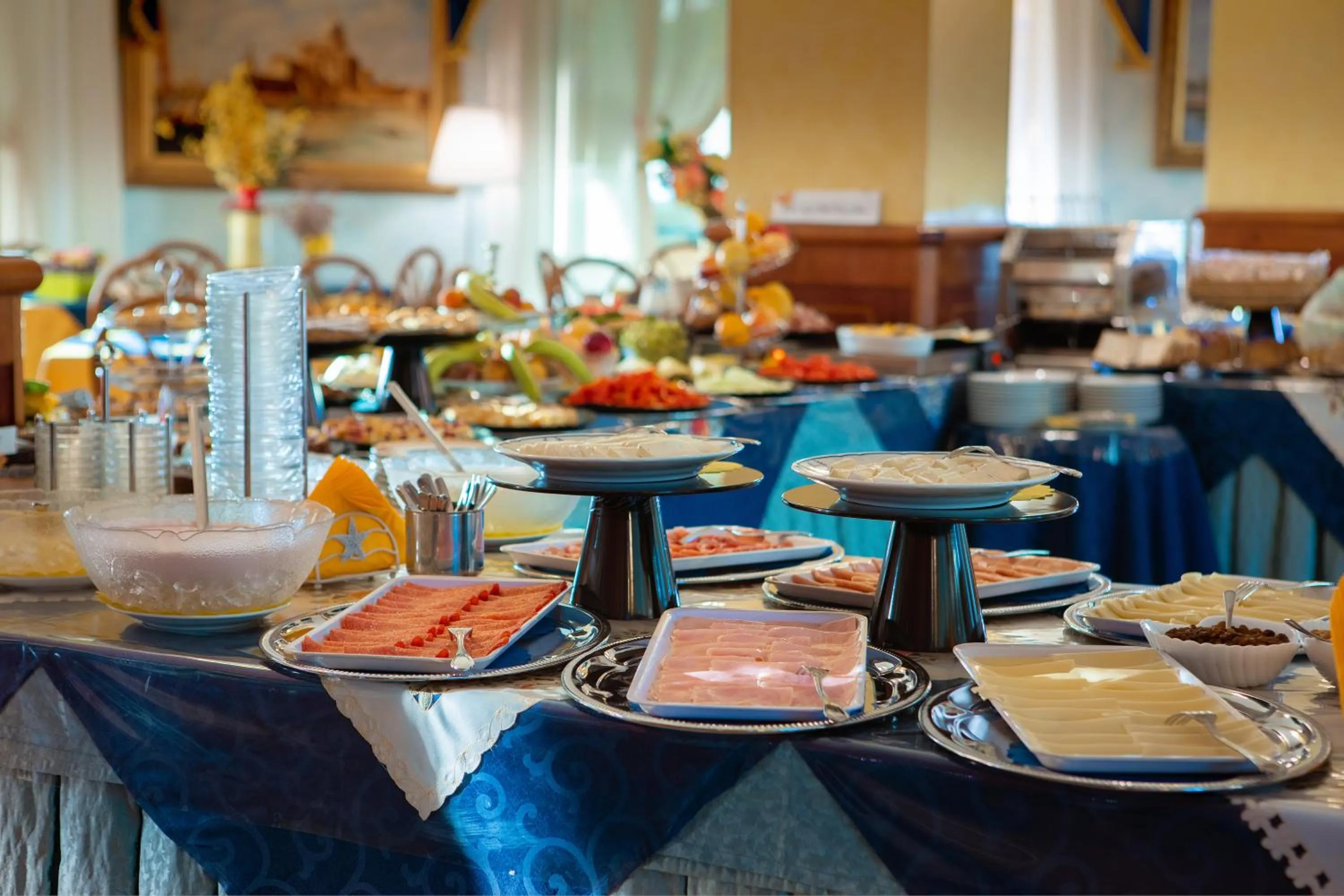 Restaurant/places to eat in Hotel Napoleon