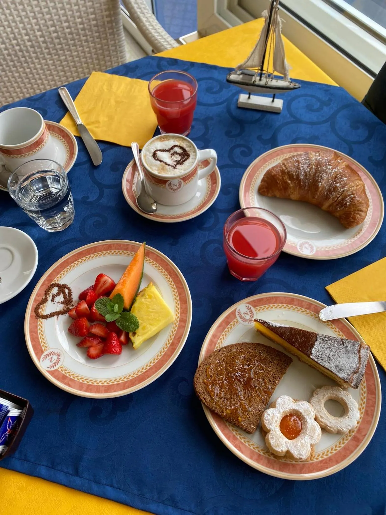 Breakfast in Hotel Napoleon