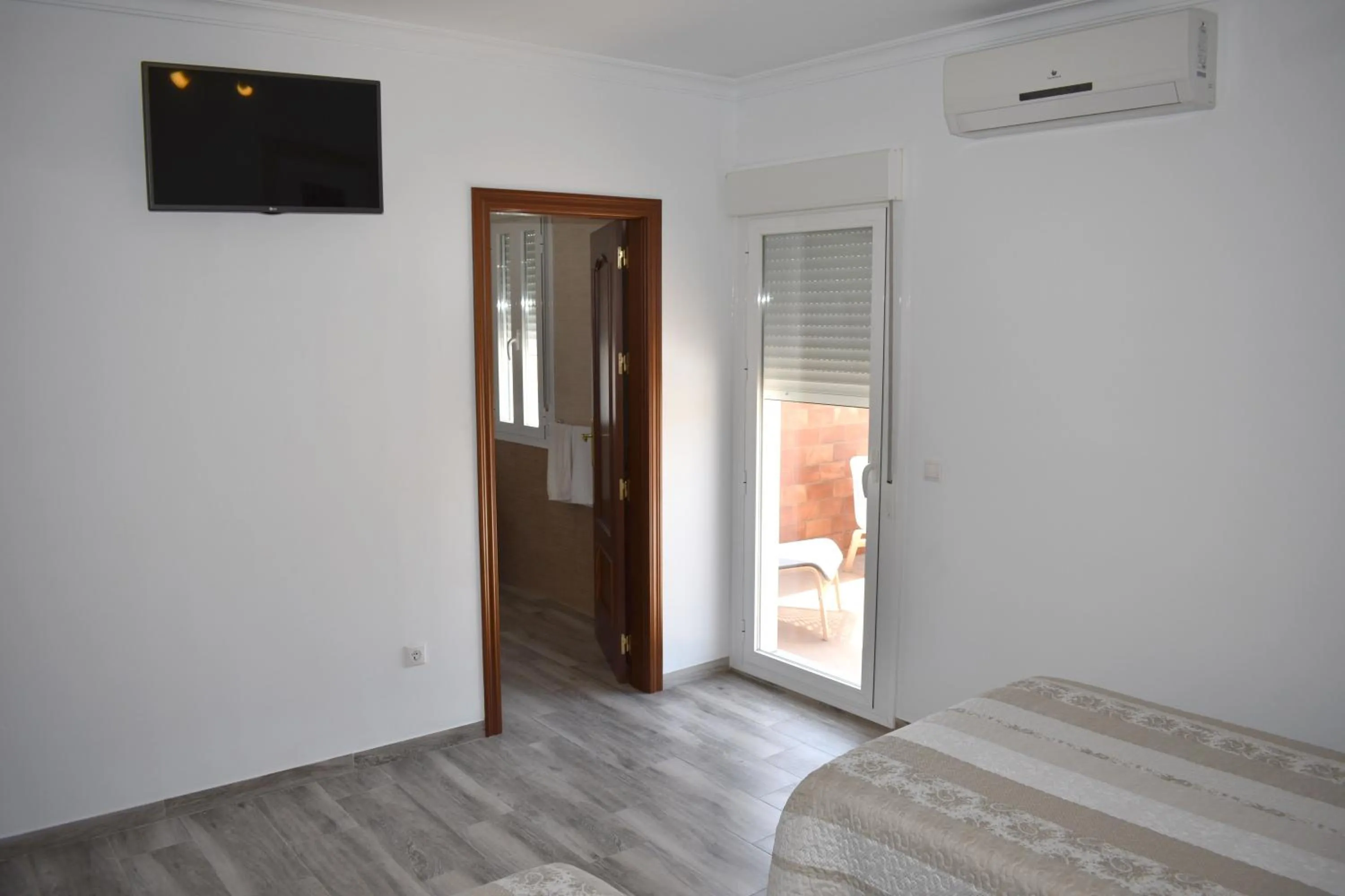 Balcony/Terrace, Bed in Iznájar Suites