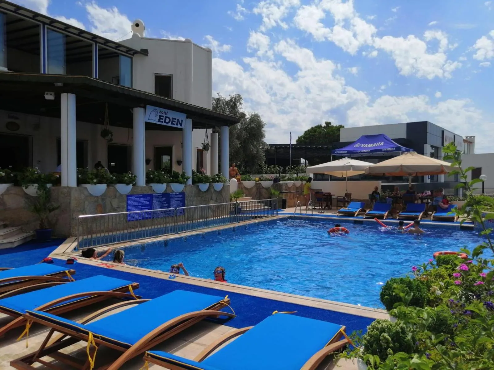 Swimming pool in Eden Hotel