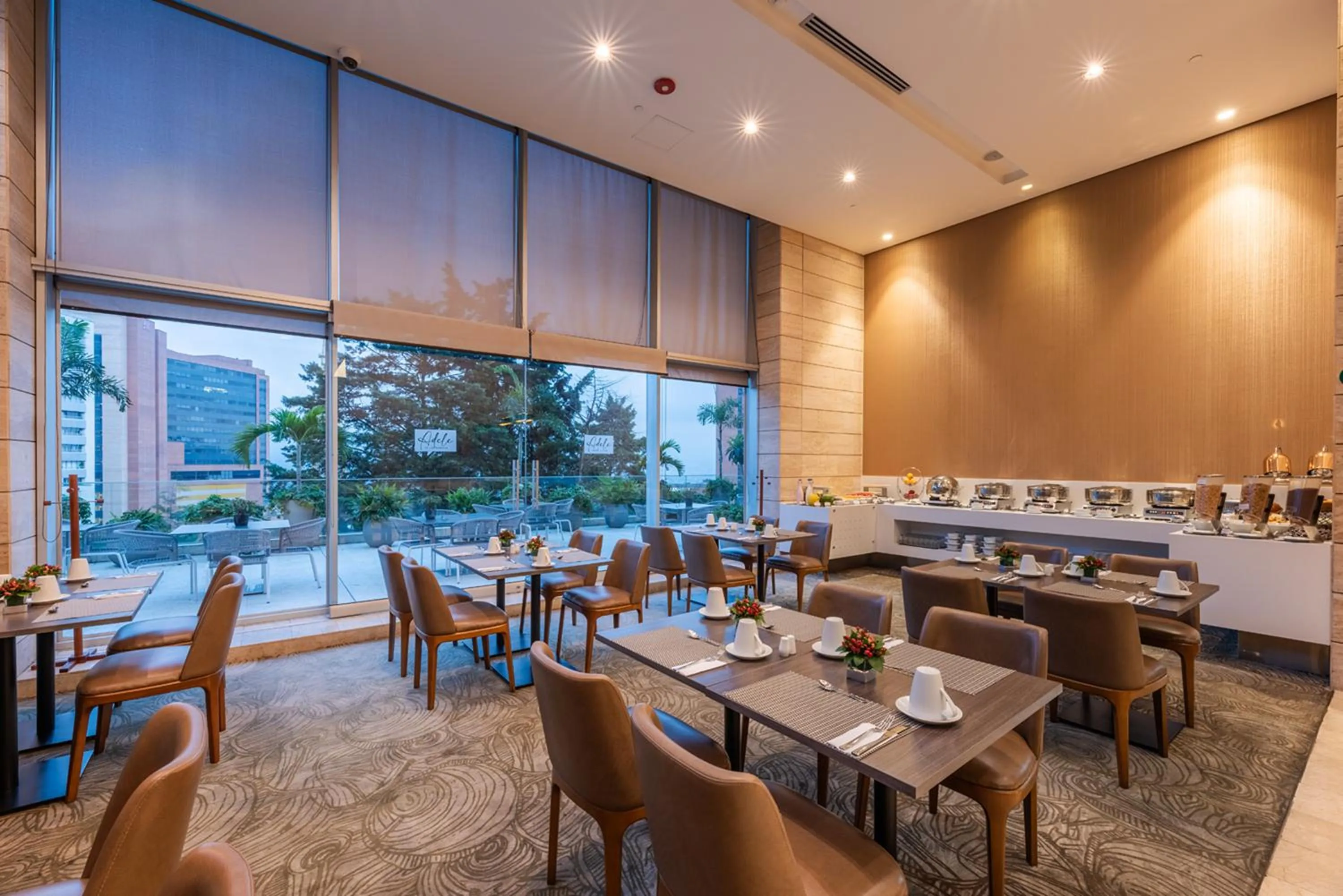 Restaurant/places to eat in Estelar La Torre Suites