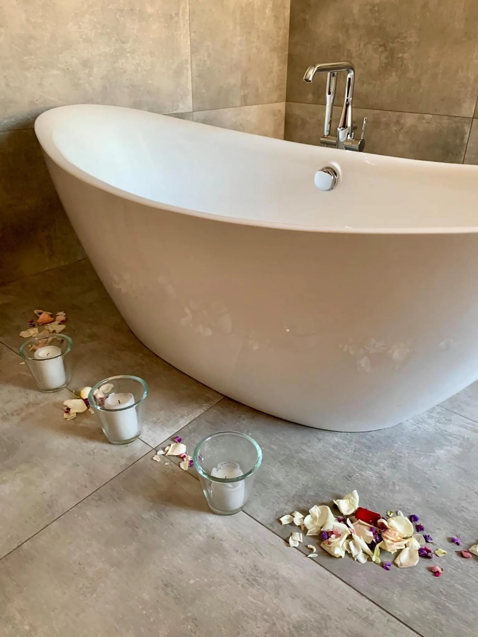 Bathroom in Cinema Apartments