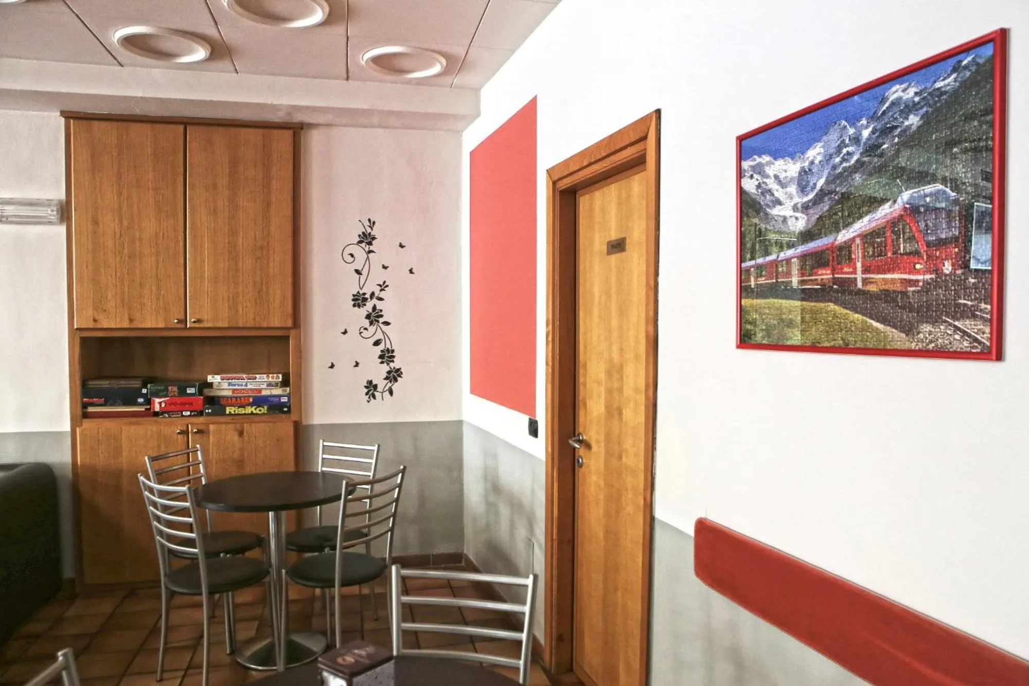 Communal lounge/ TV room in Albergo Gusmeroli