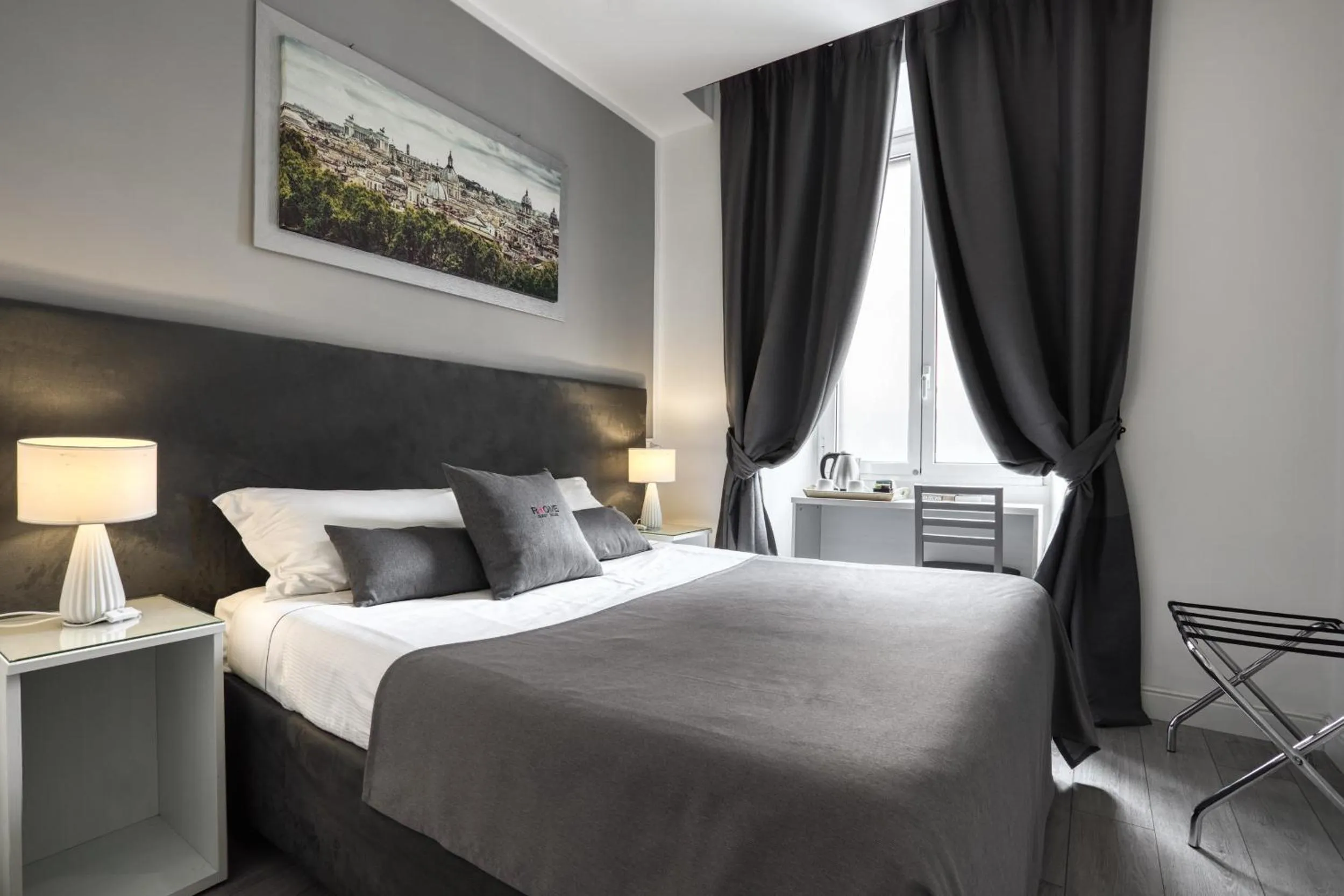 Bed in Rhome Guest House